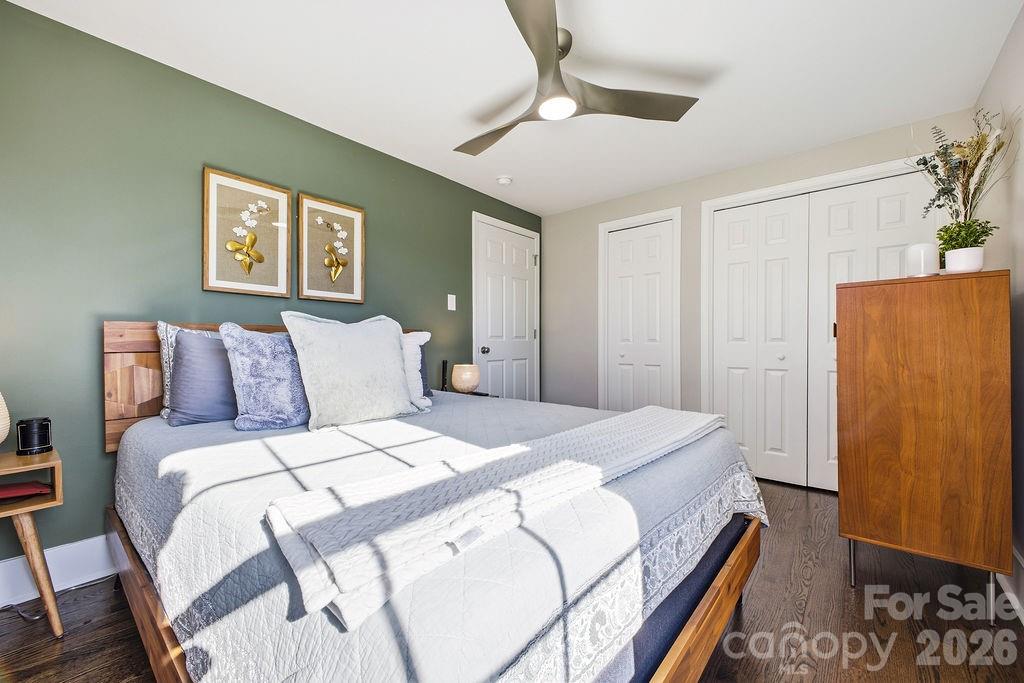 2841 20th Street NE — Hickory