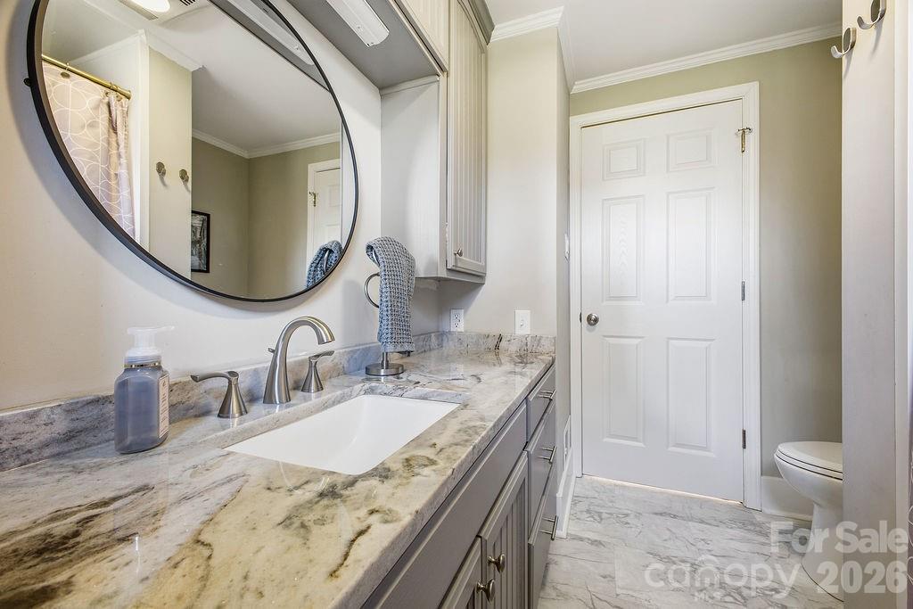 2841 20th Street NE — Hickory