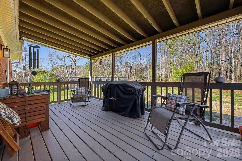2841 20th Street NE — Hickory