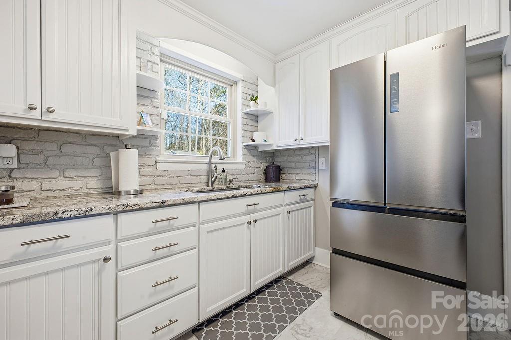 2841 20th Street NE — Hickory