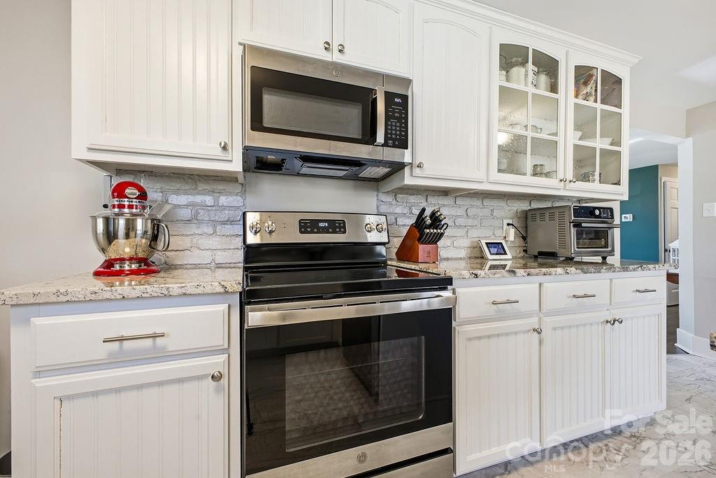 2841 20th Street NE — Hickory