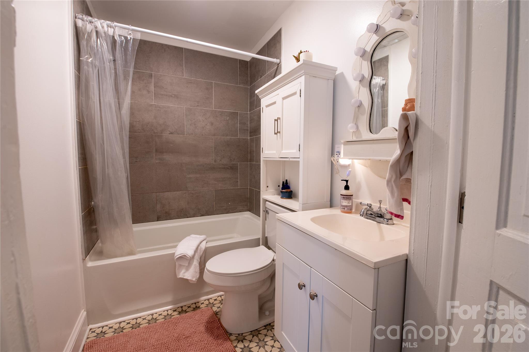 302 Park Avenue — Mount Holly