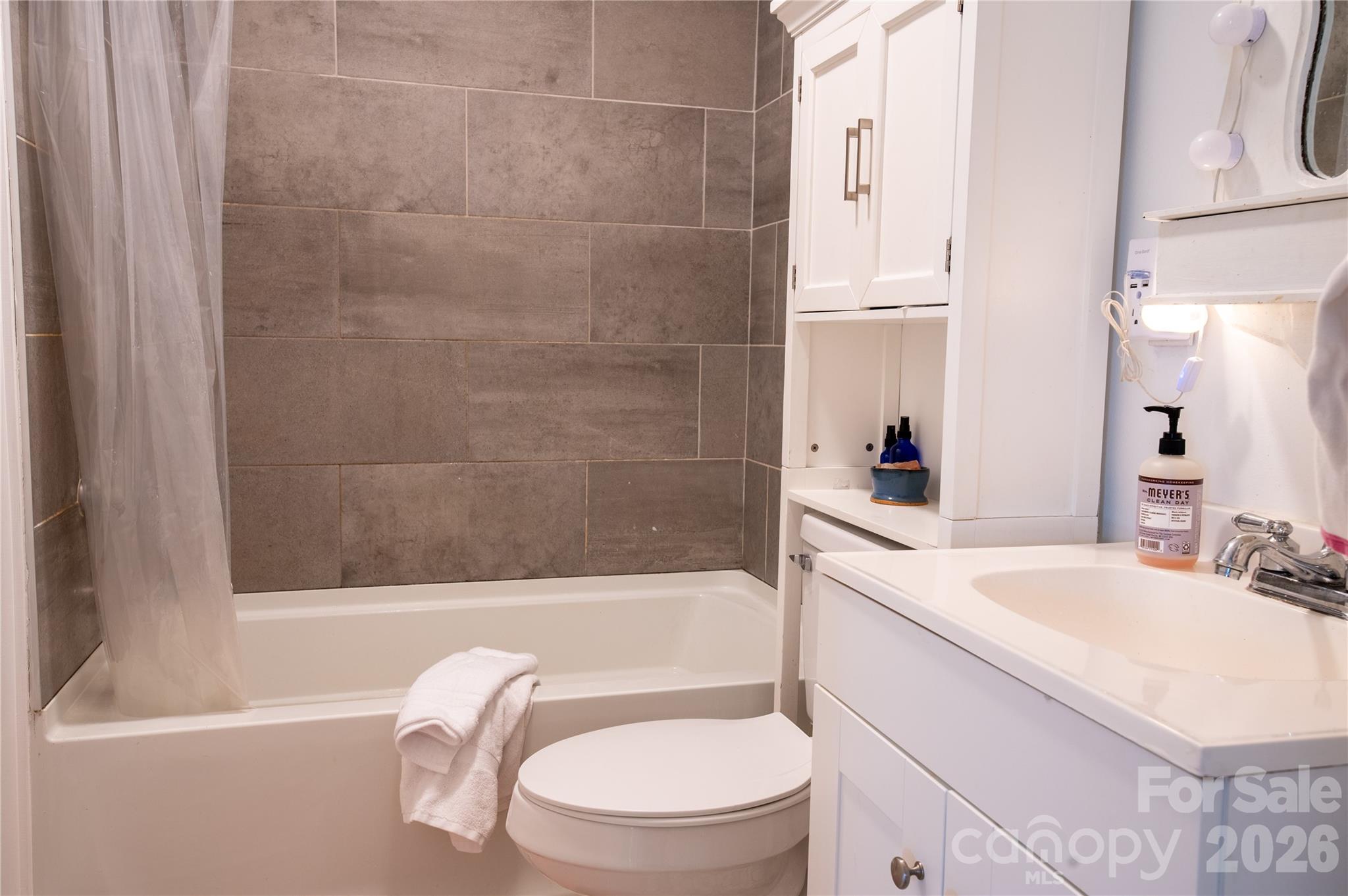 302 Park Avenue — Mount Holly