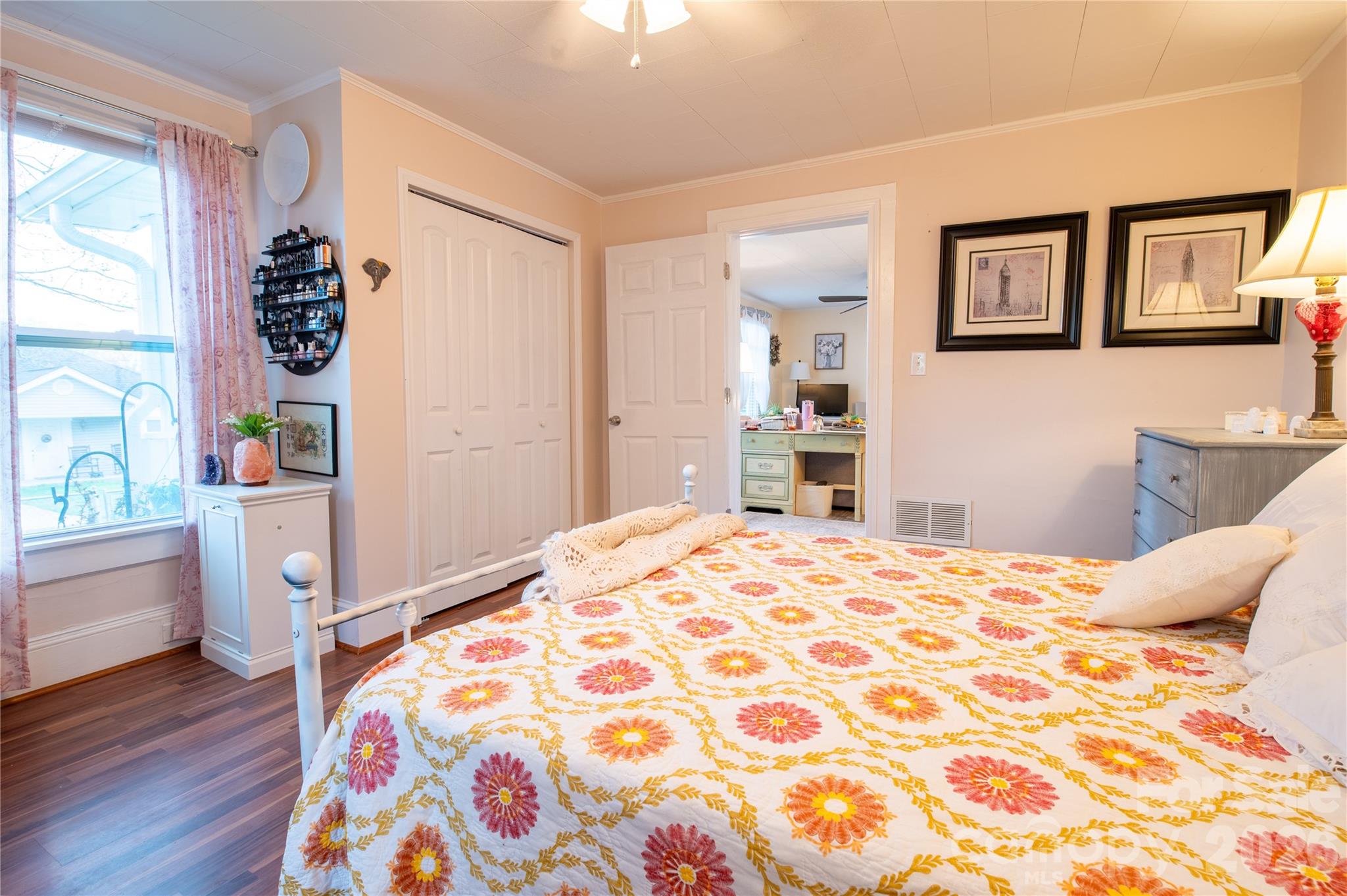 302 Park Avenue — Mount Holly