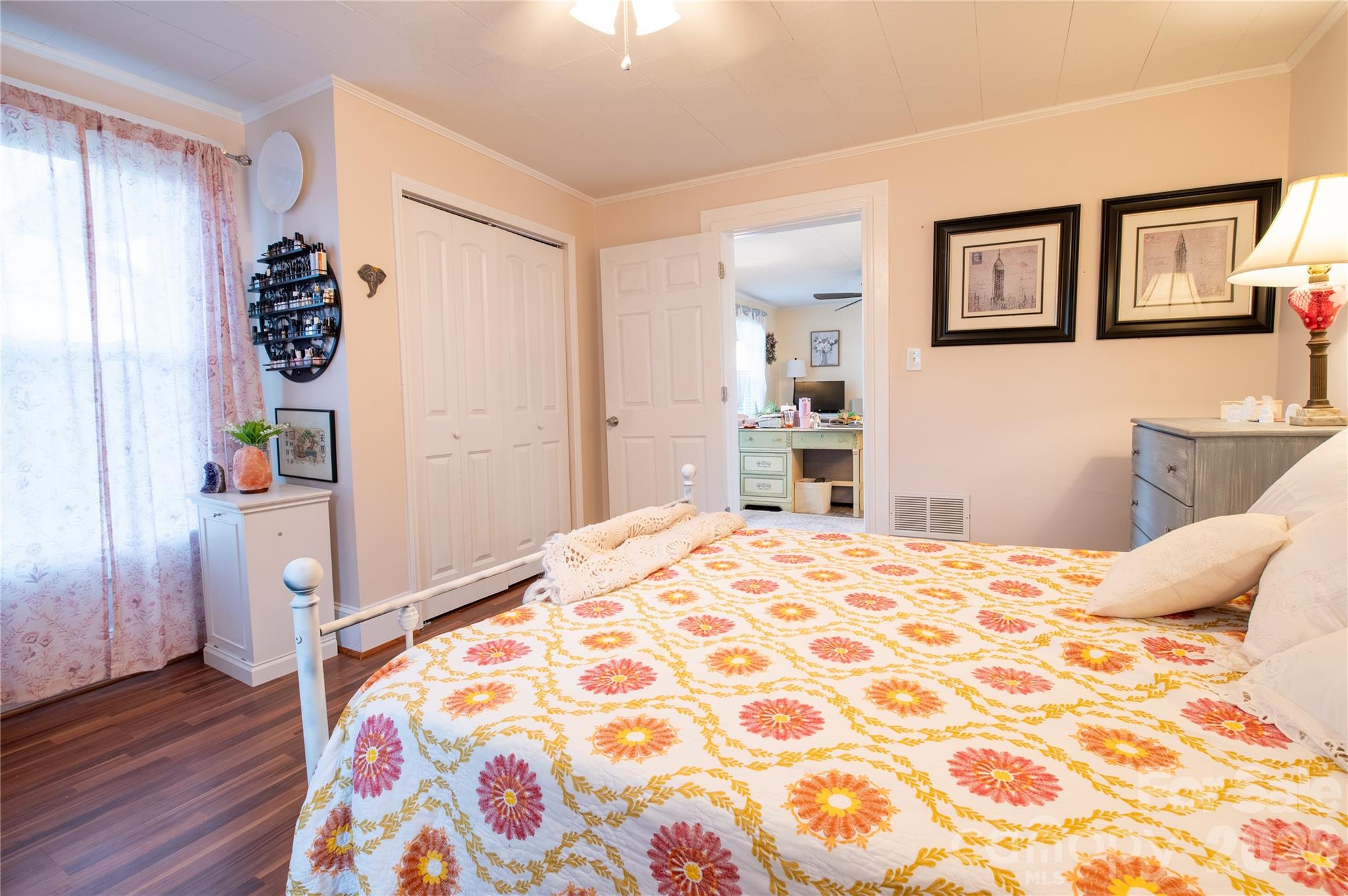 302 Park Avenue — Mount Holly