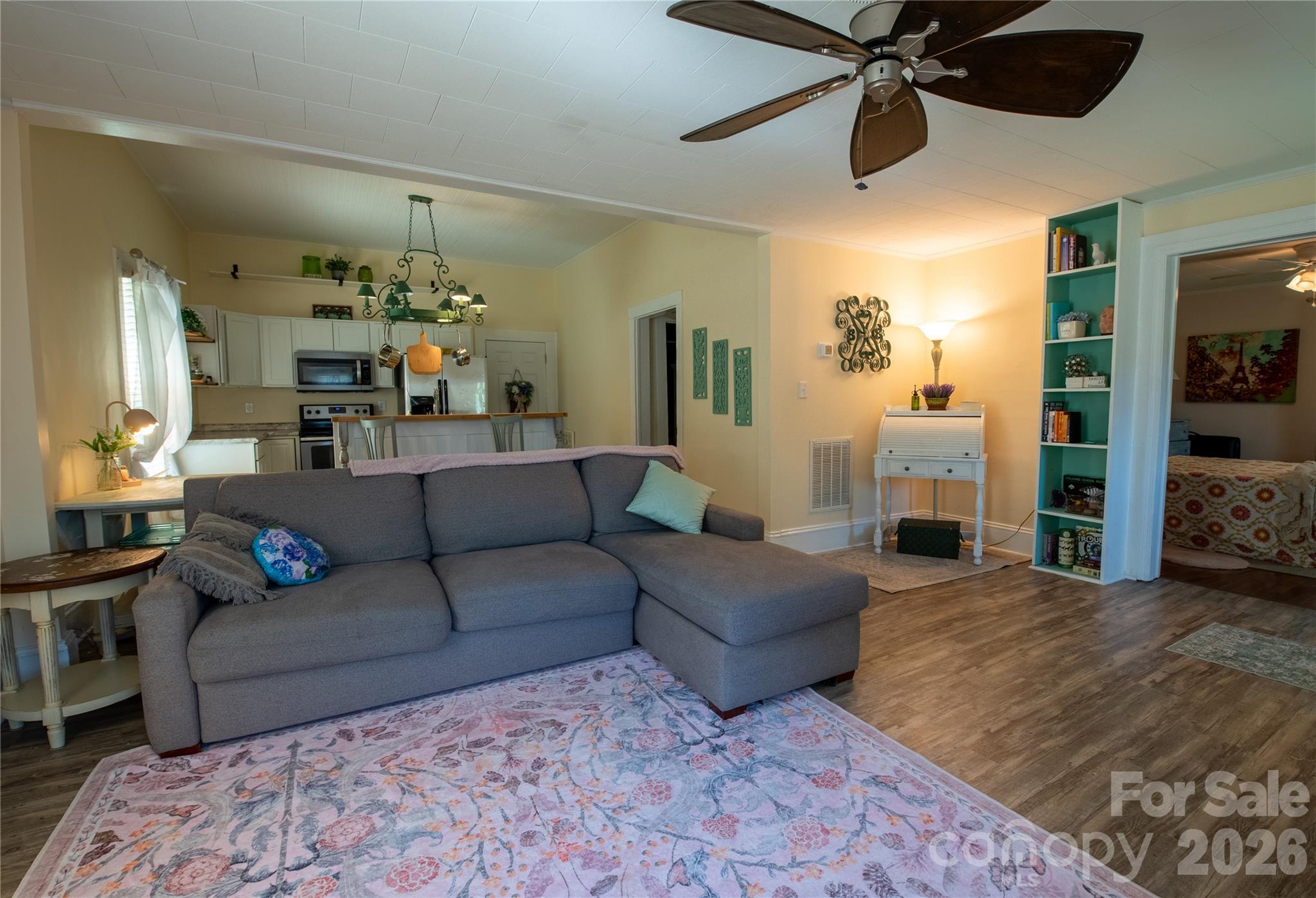 302 Park Avenue — Mount Holly