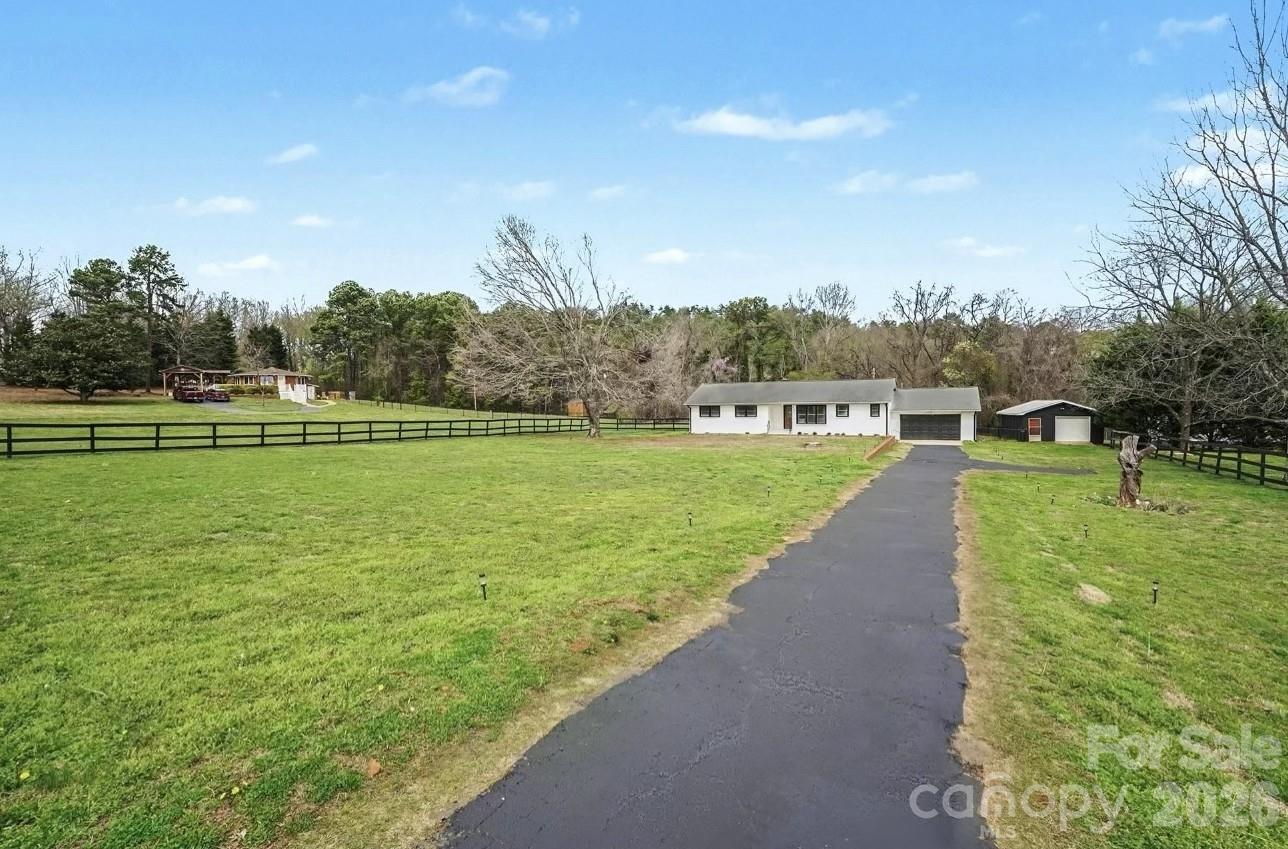 2178 Tryon Courthouse Road — Bessemer City