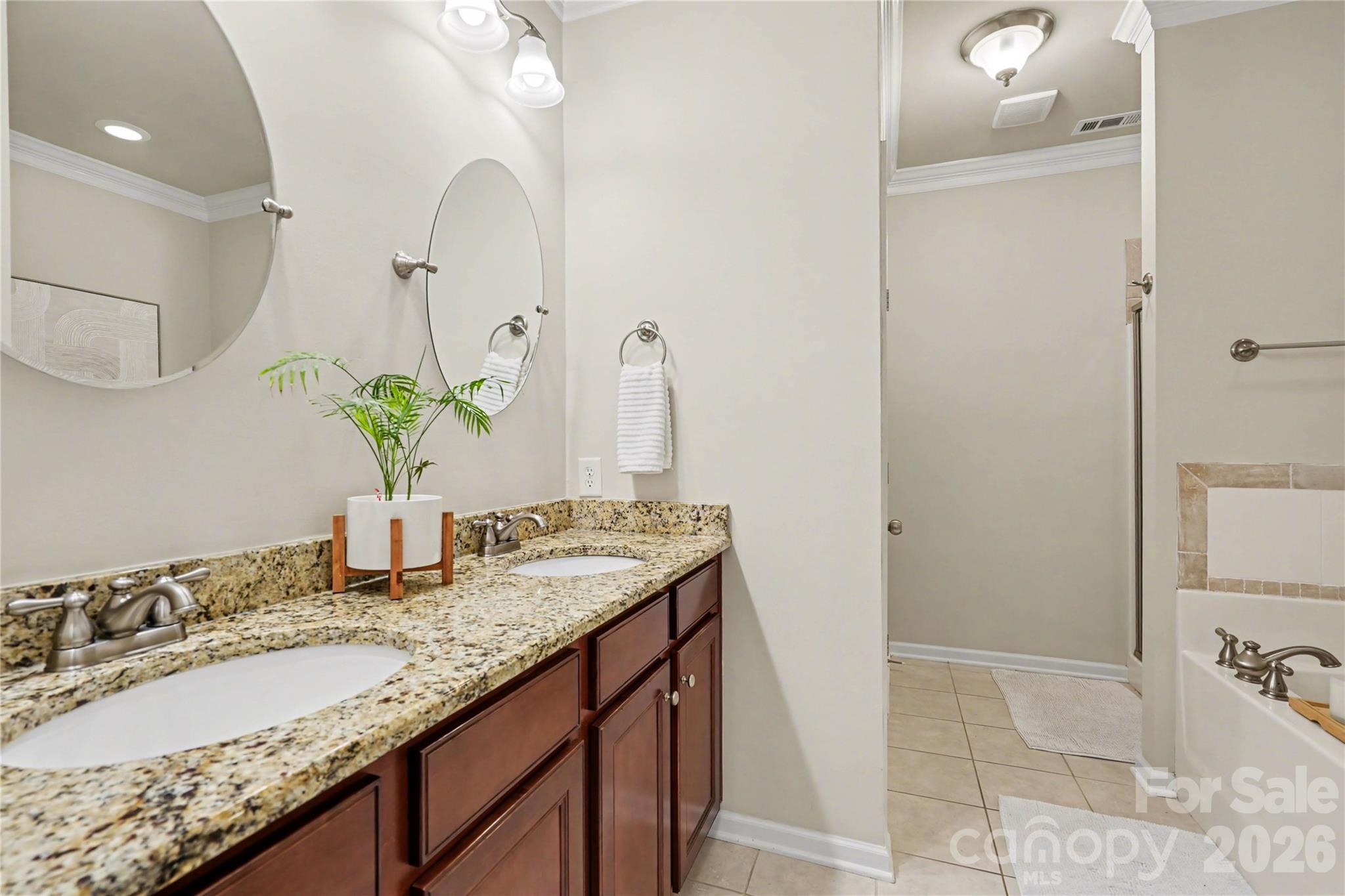 8432 Loxton Circle — Charlotte