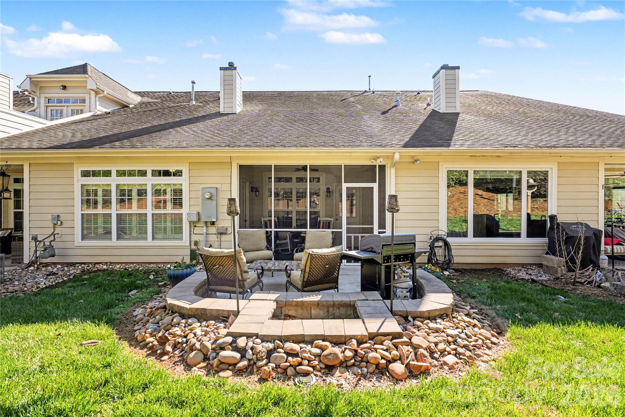 8432 Loxton Circle — Charlotte