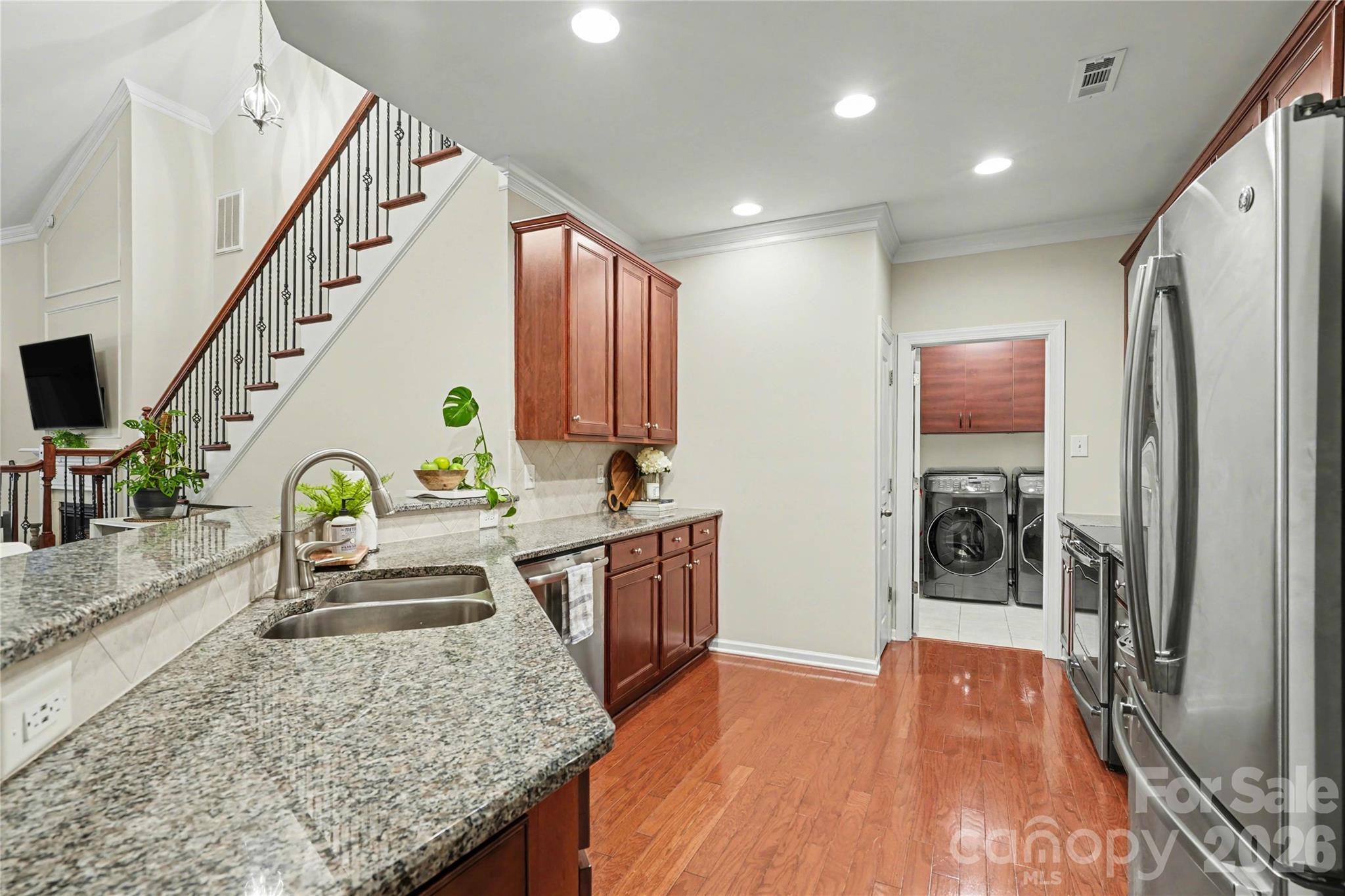 8432 Loxton Circle — Charlotte