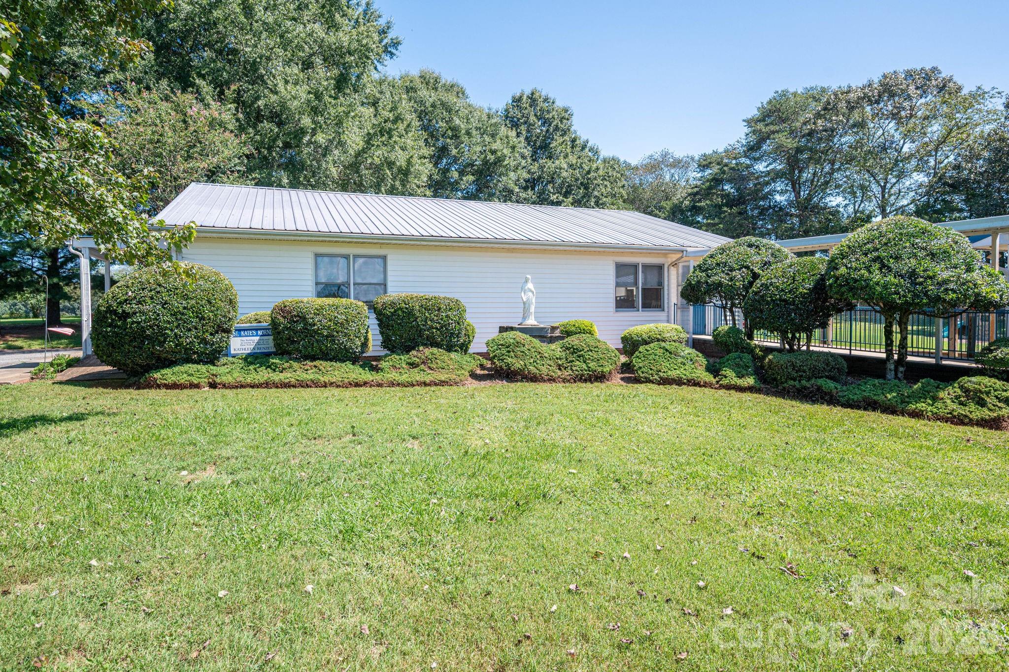 2482 June Bug Road — Vale