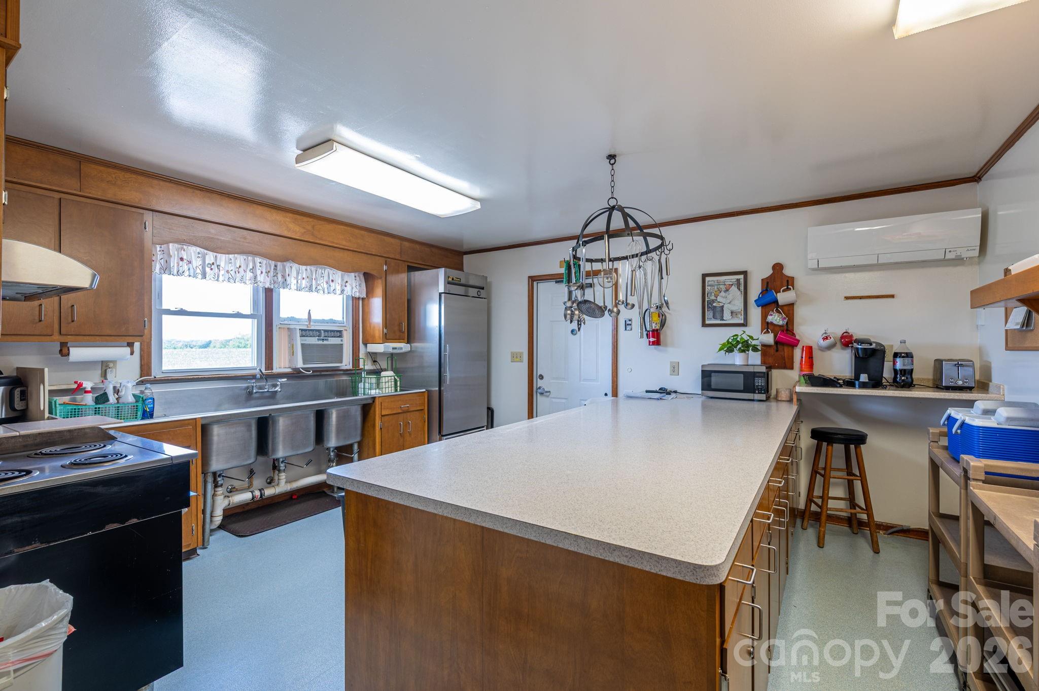 2482 June Bug Road — Vale