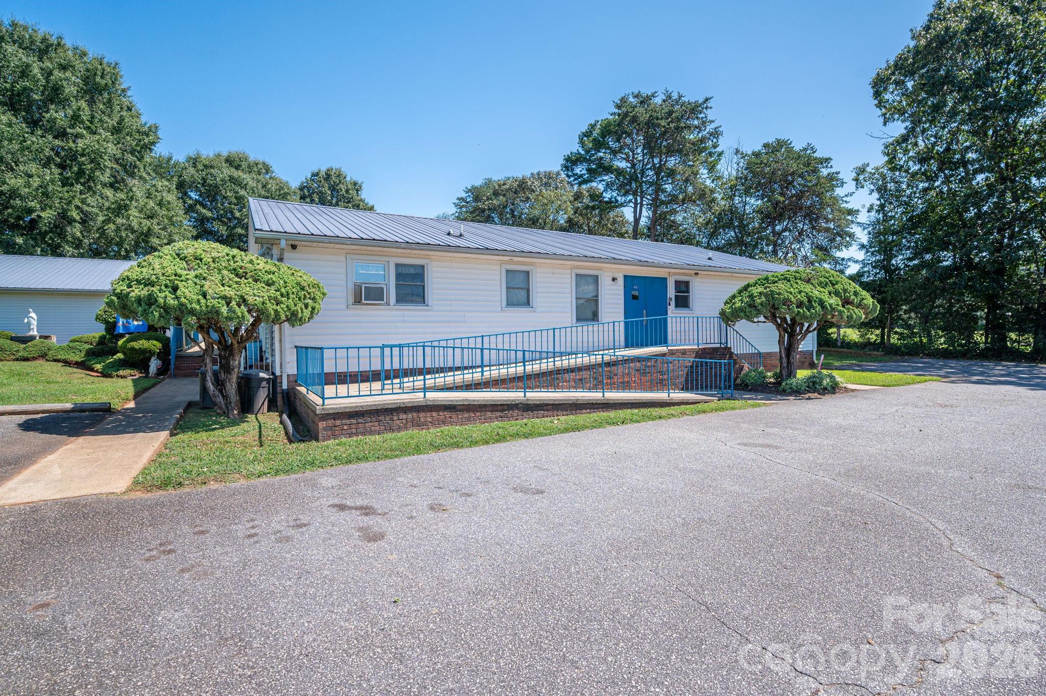 2482 June Bug Road — Vale