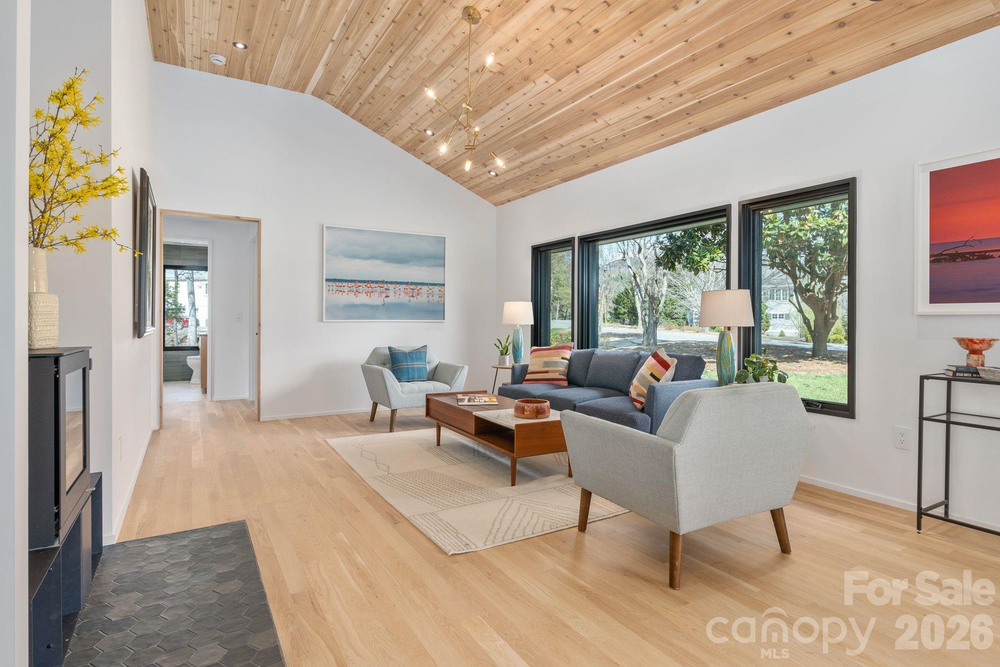 330 Windsor Road — Asheville