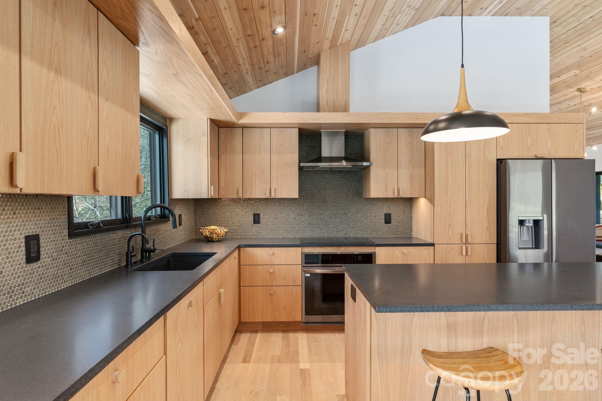 330 Windsor Road — Asheville