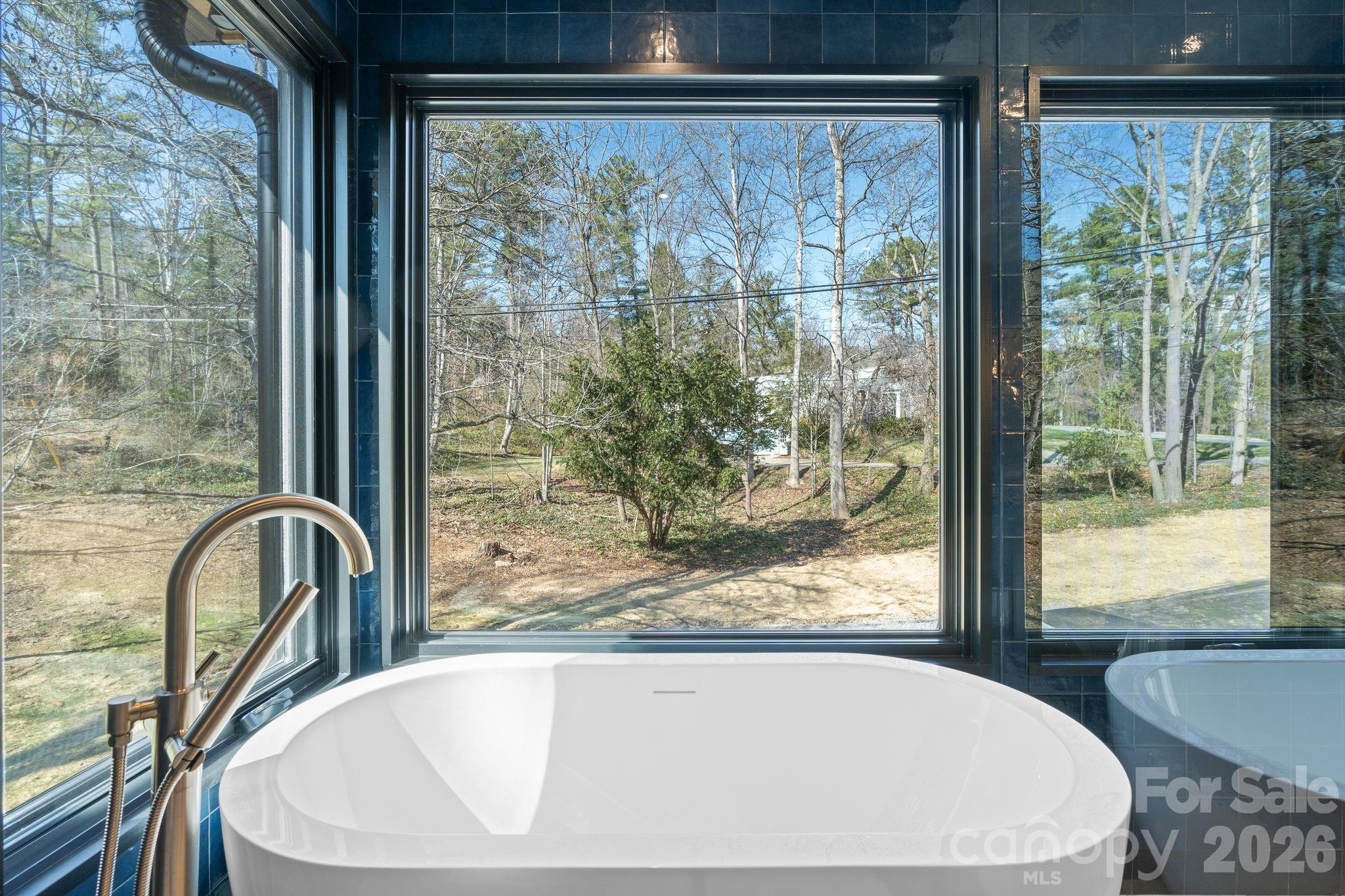 330 Windsor Road — Asheville