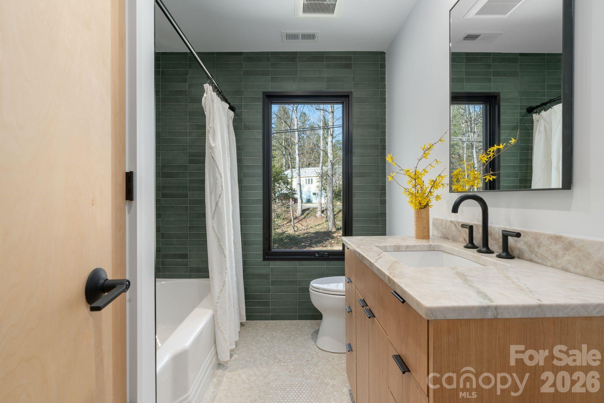 330 Windsor Road — Asheville