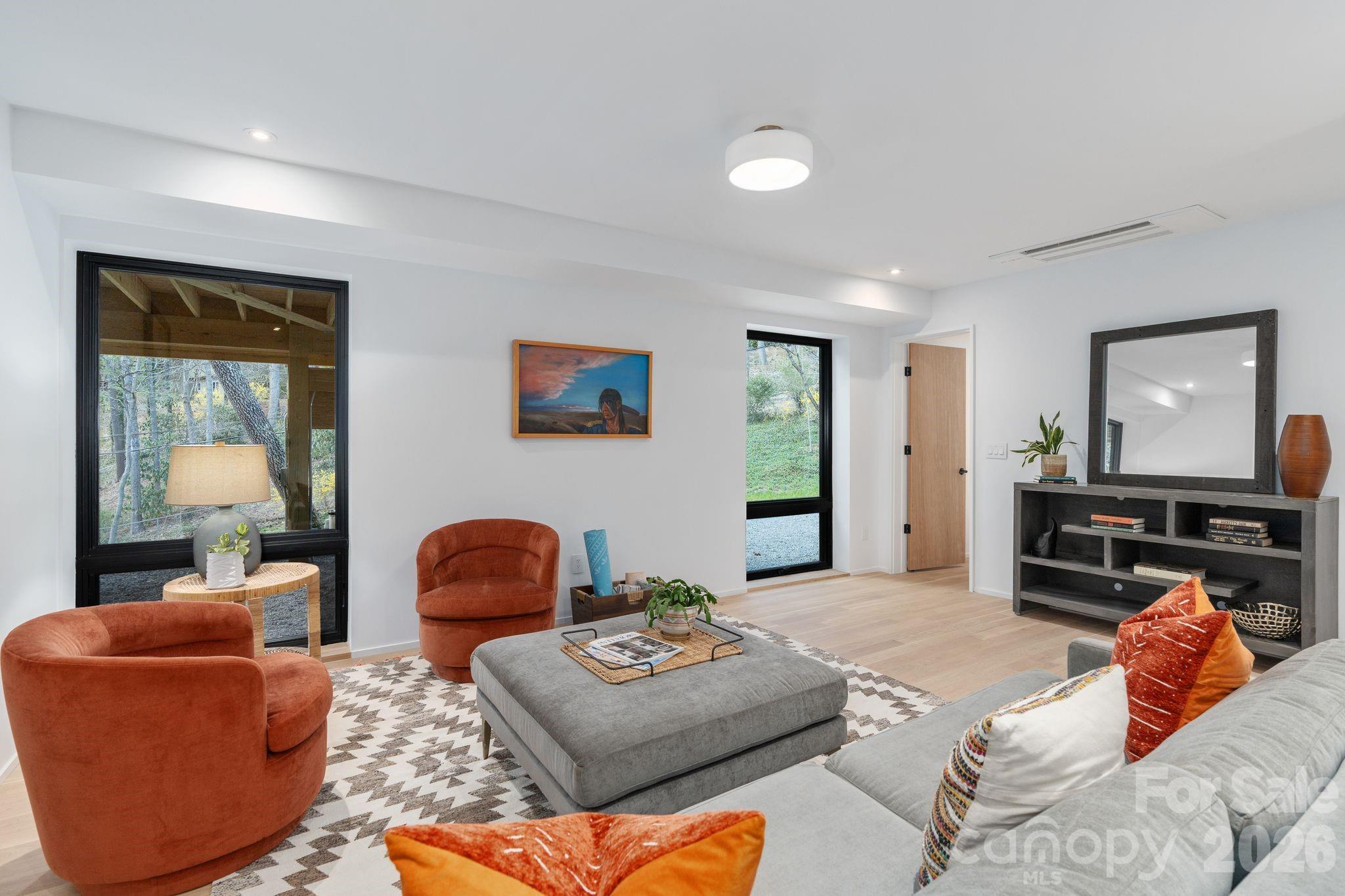 330 Windsor Road — Asheville