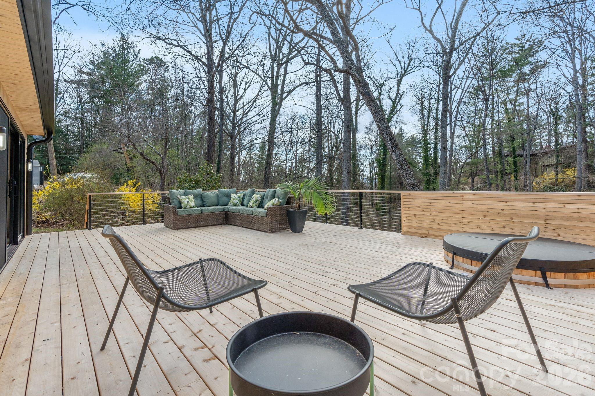 330 Windsor Road — Asheville