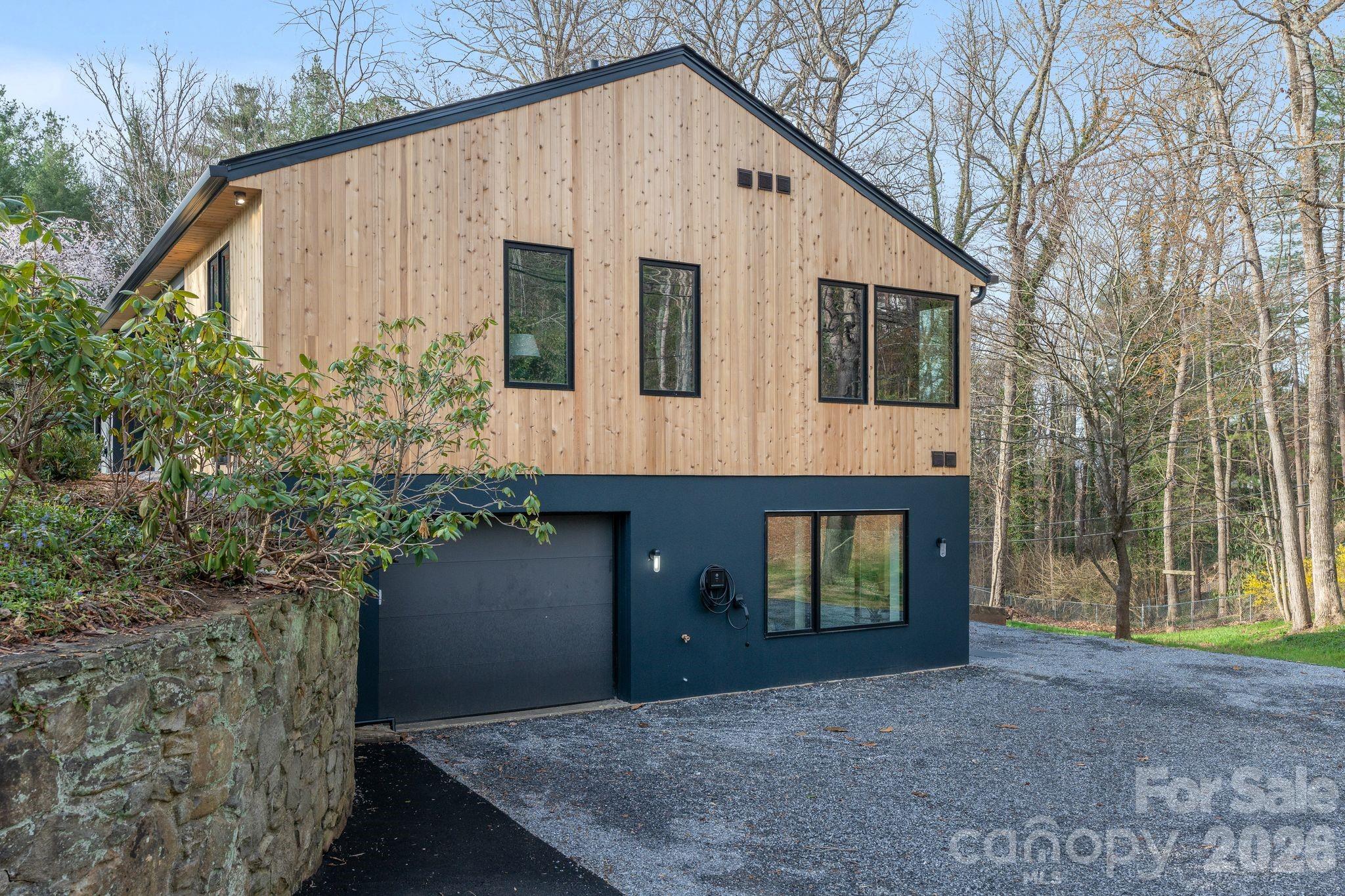 330 Windsor Road — Asheville