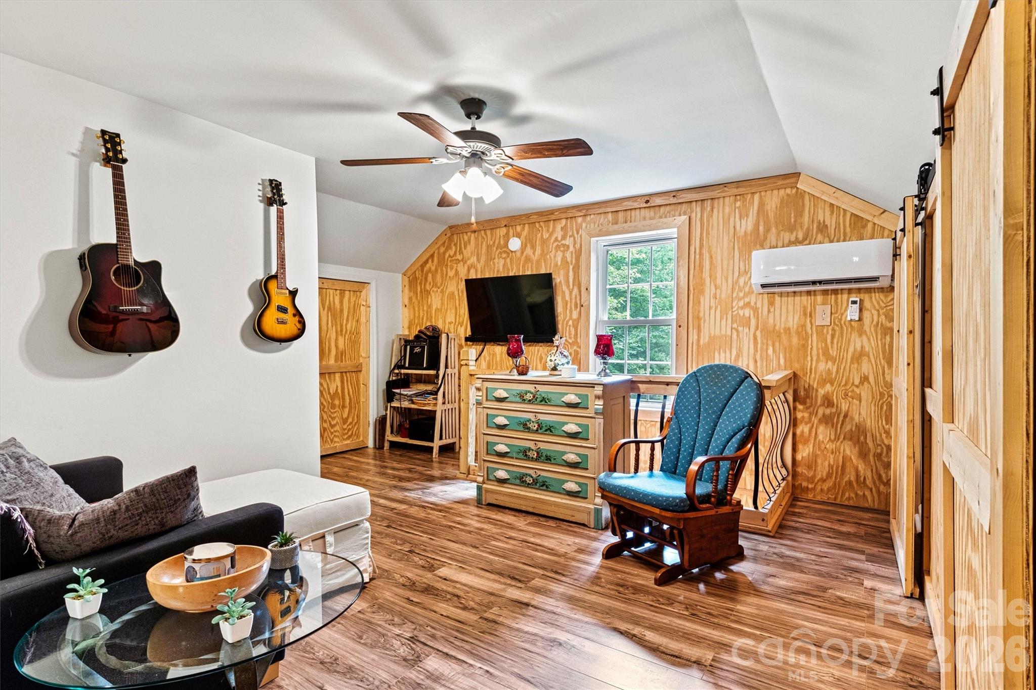 6051 Pointe West Lane — Vale