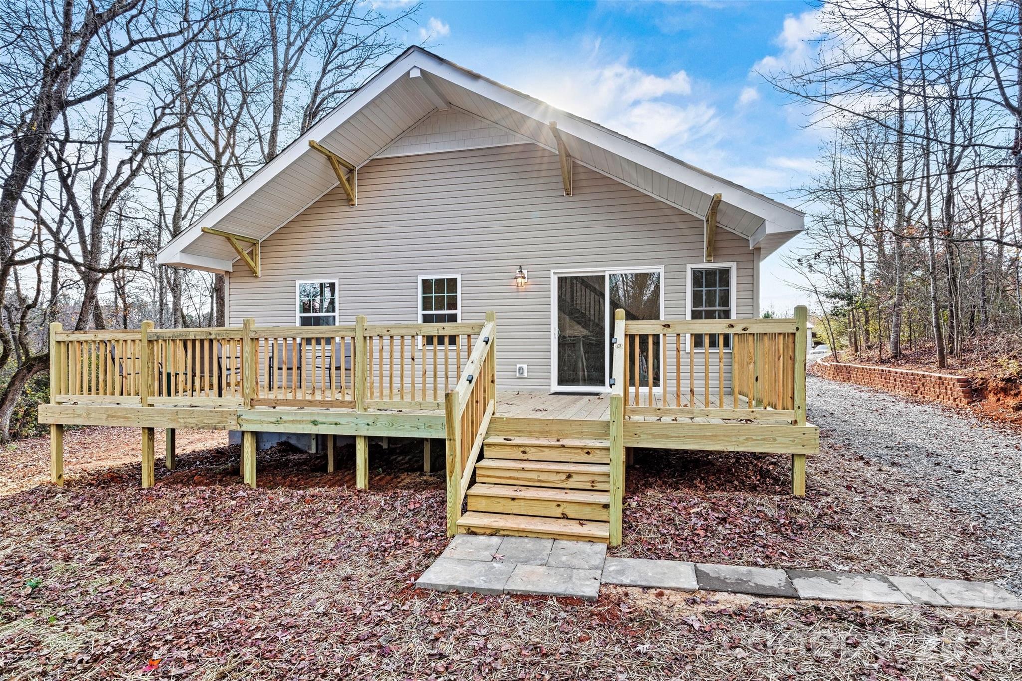 6051 Pointe West Lane — Vale