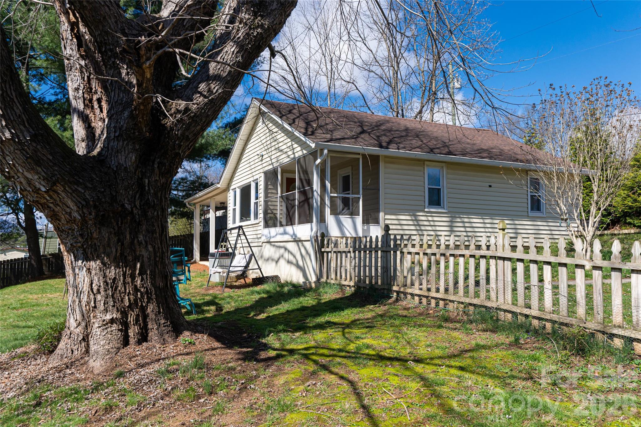 203 Pine Street — Candler