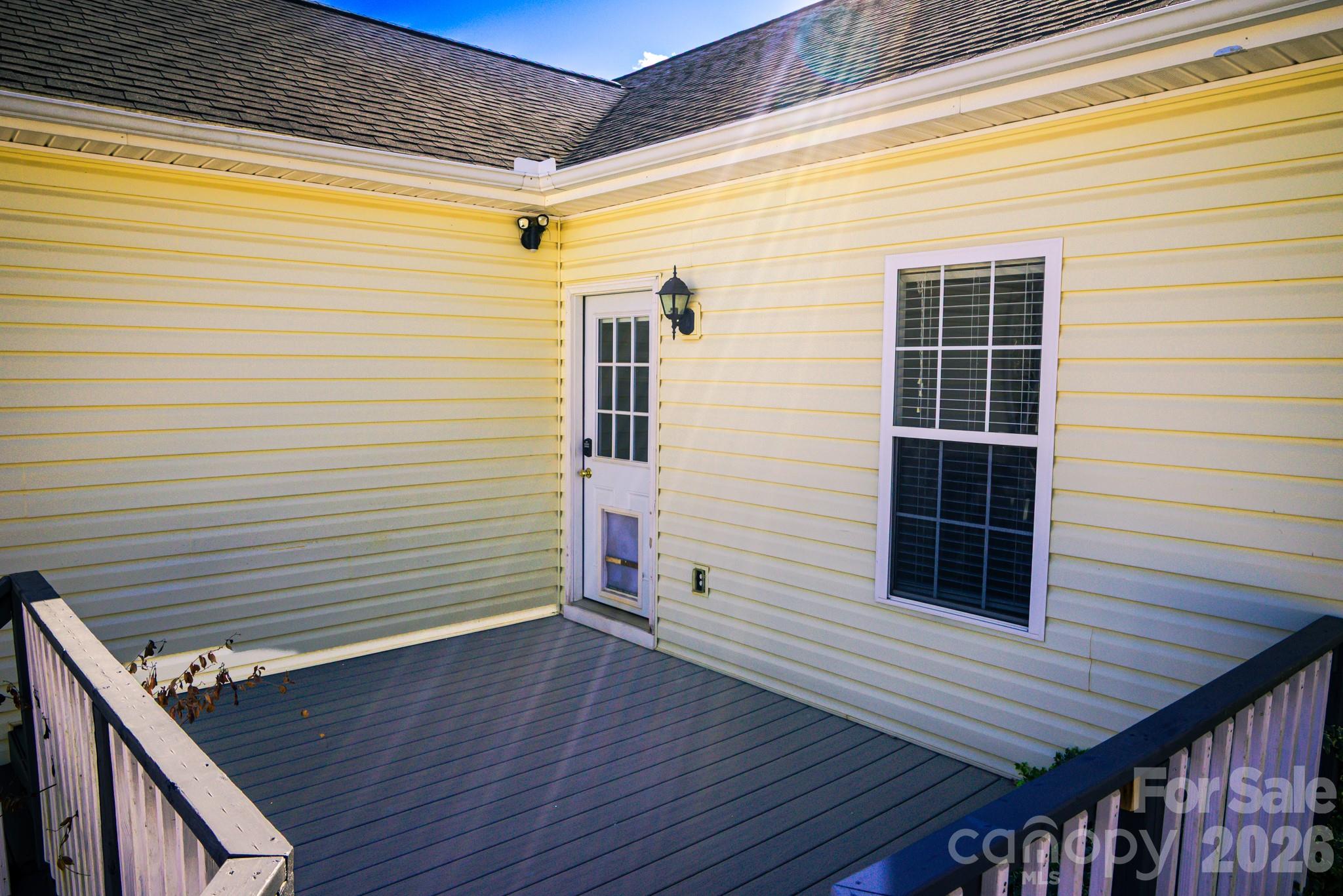 1009 Preston Drive — Lowell