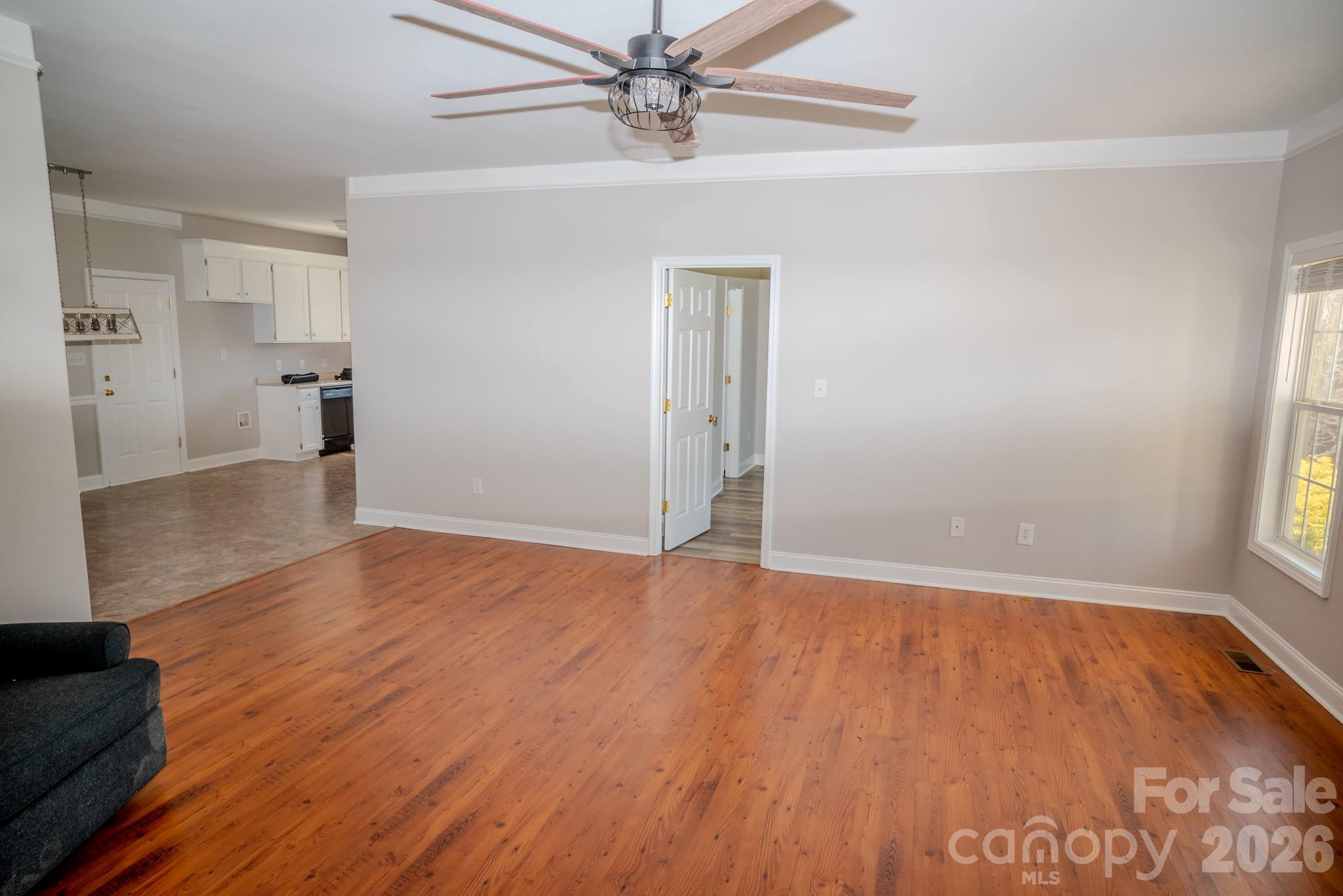 1009 Preston Drive — Lowell