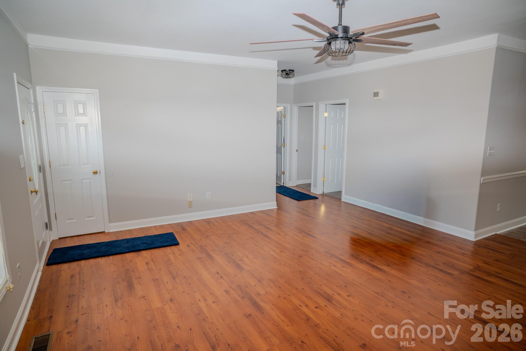 1009 Preston Drive — Lowell
