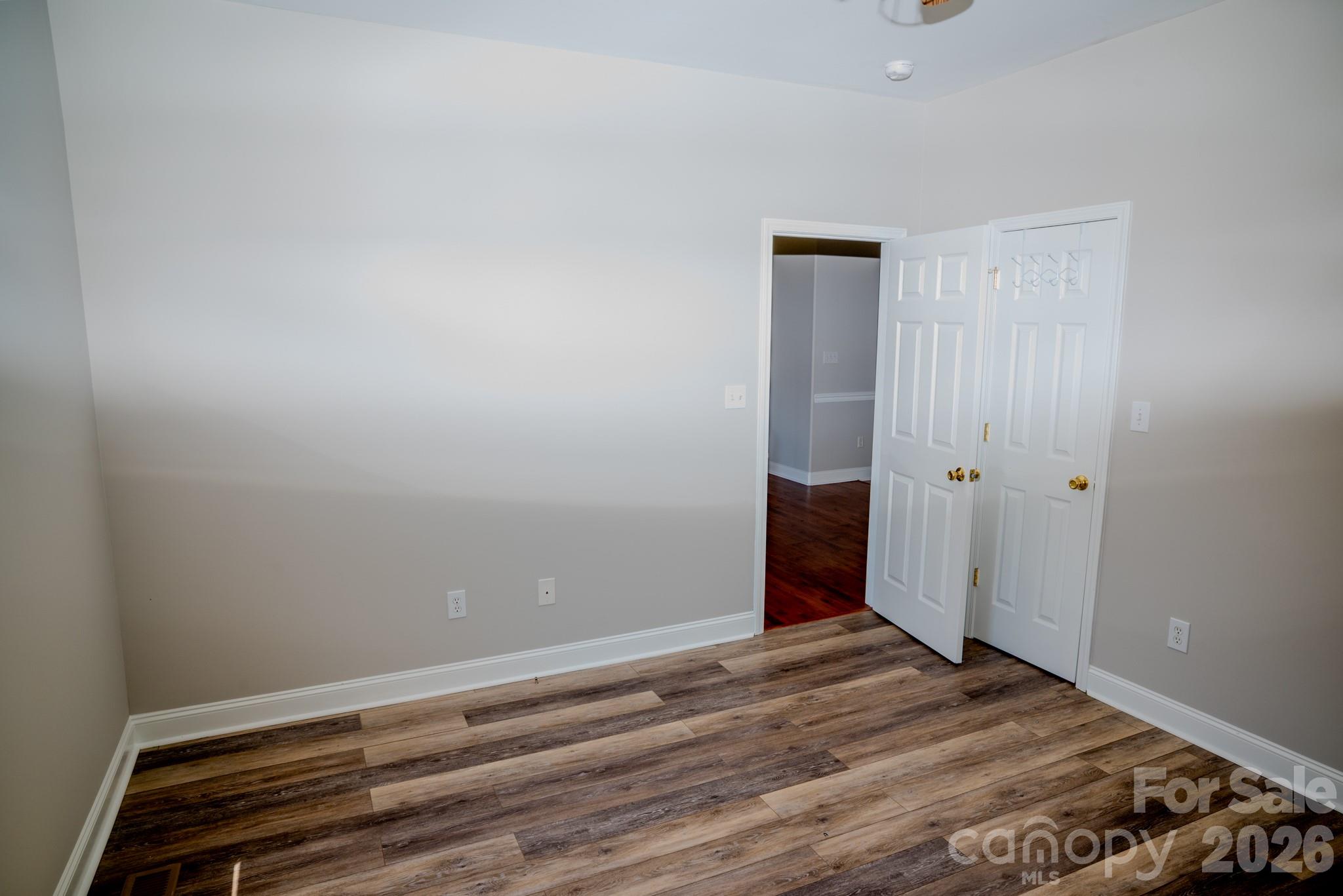 1009 Preston Drive — Lowell