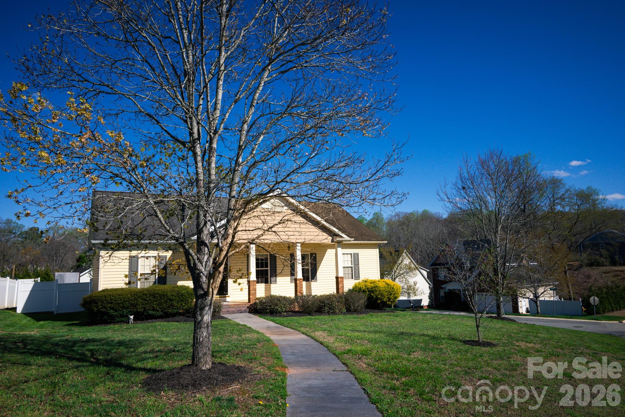 1009 Preston Drive — Lowell