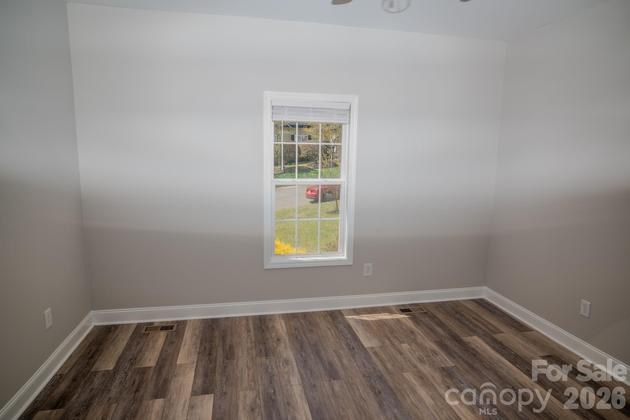 1009 Preston Drive — Lowell