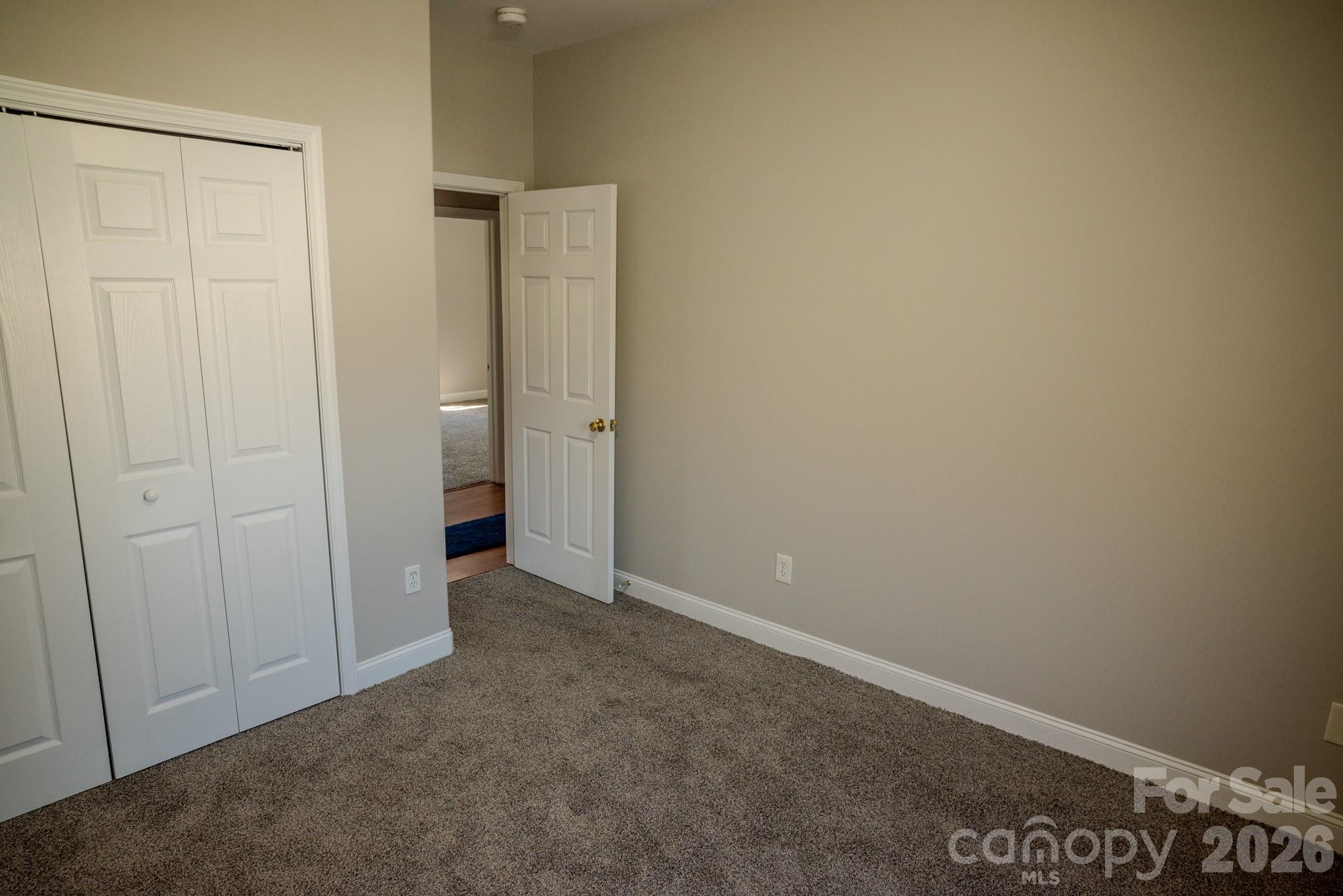 1009 Preston Drive — Lowell