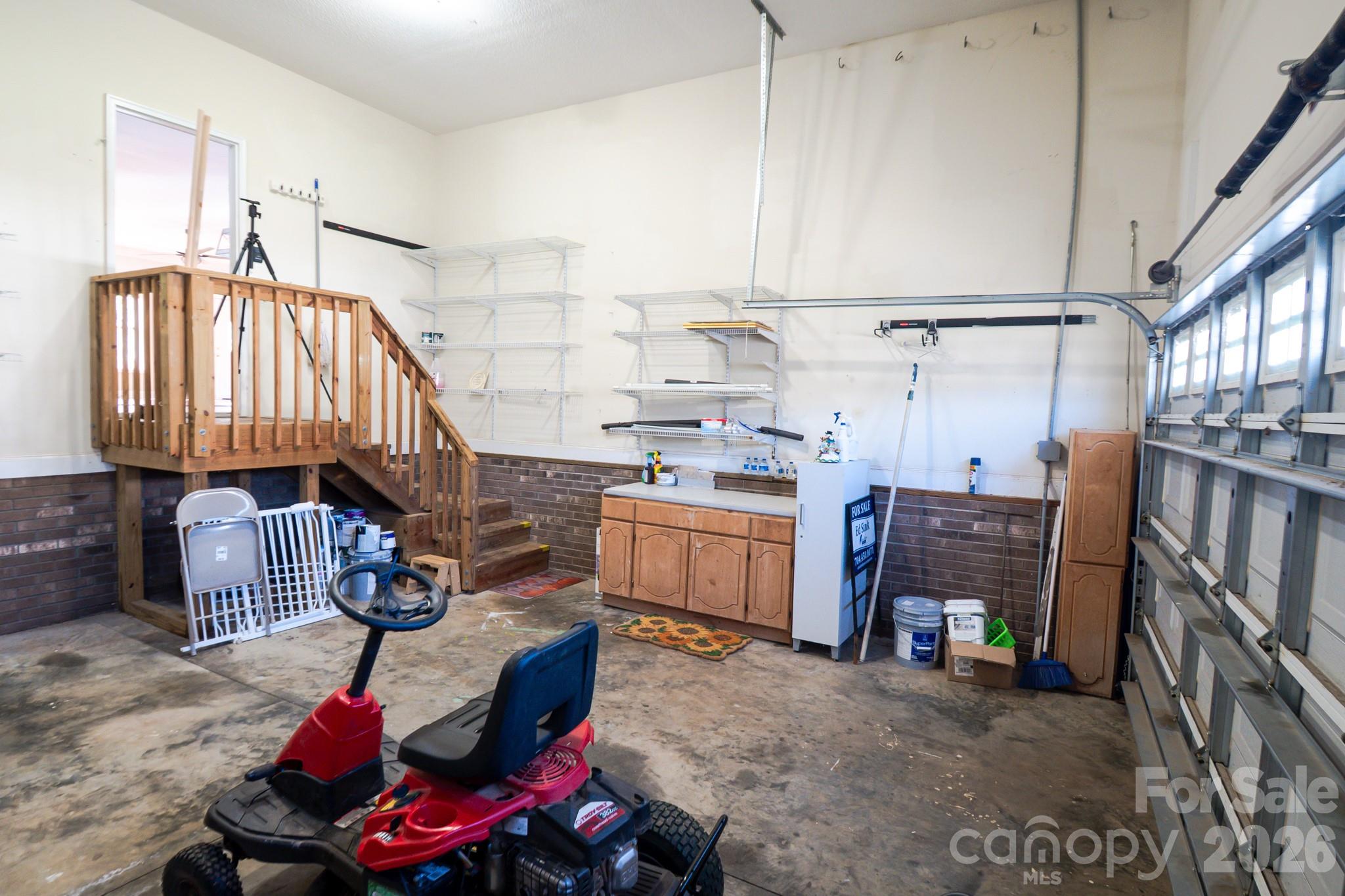 1009 Preston Drive — Lowell