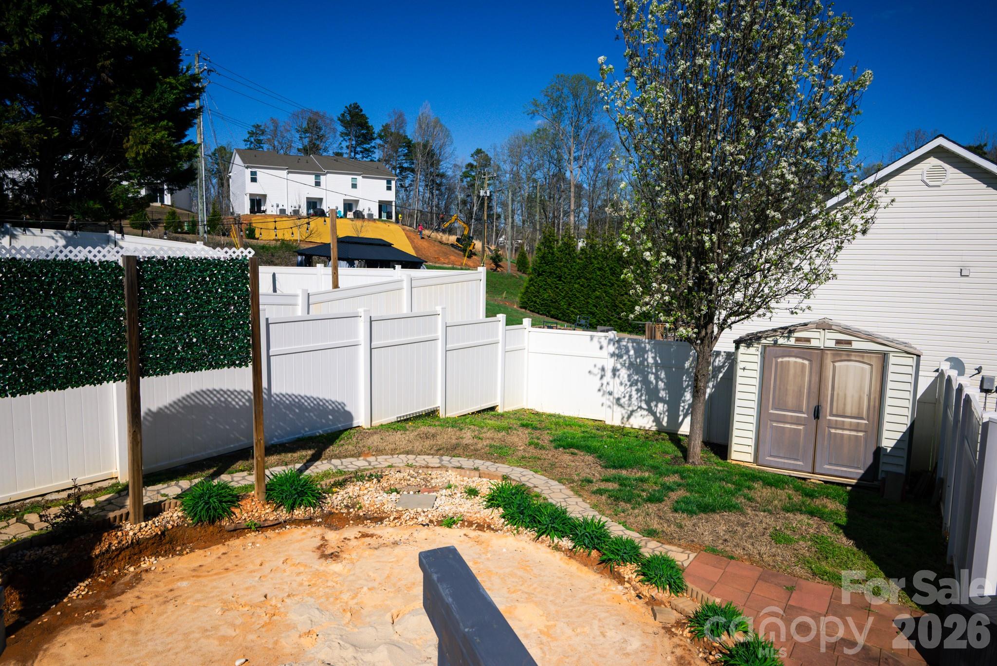 1009 Preston Drive — Lowell