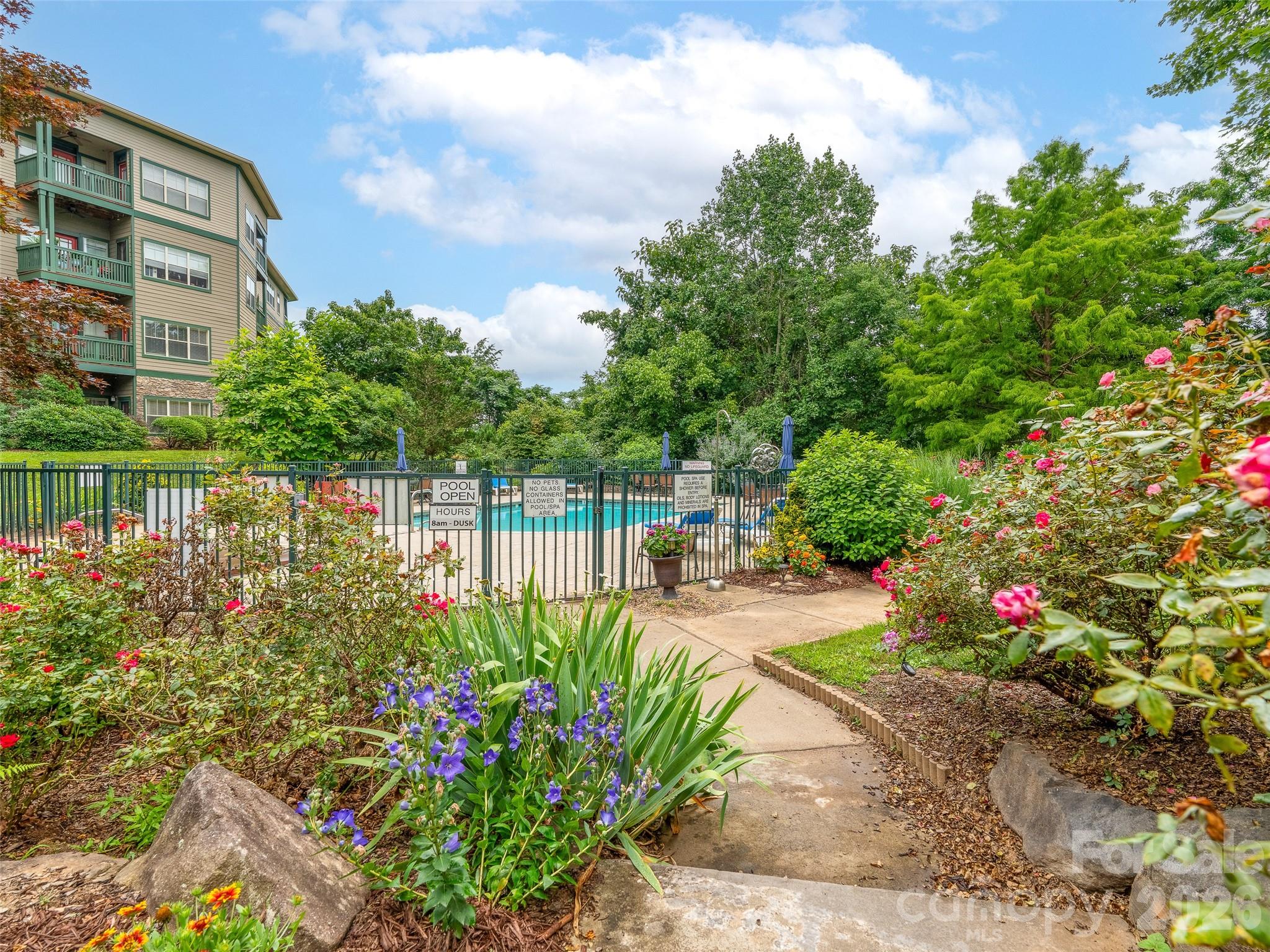 9 Kenilworth Knoll #420 — Asheville