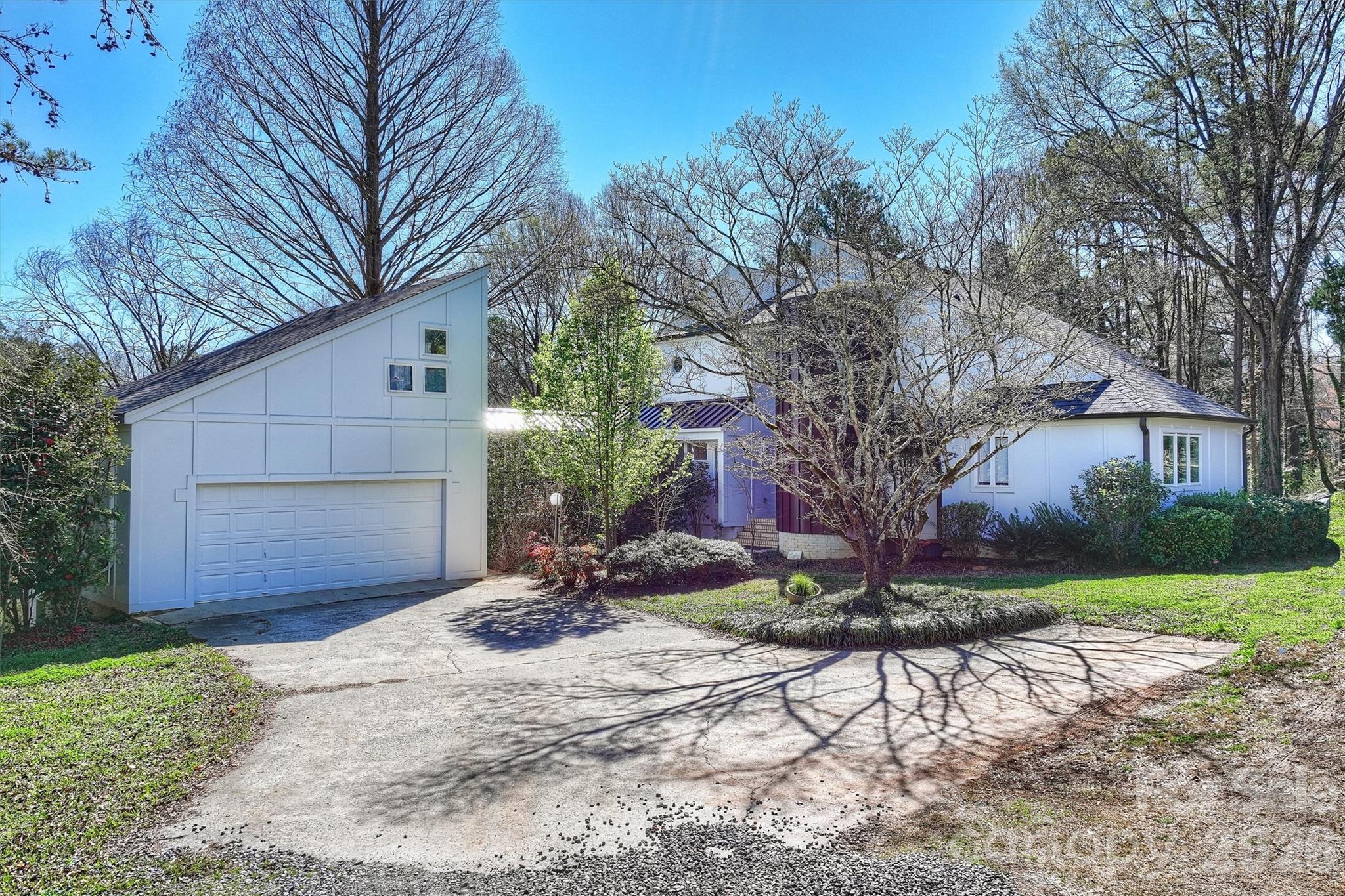 13730 Capriole Lane — Matthews