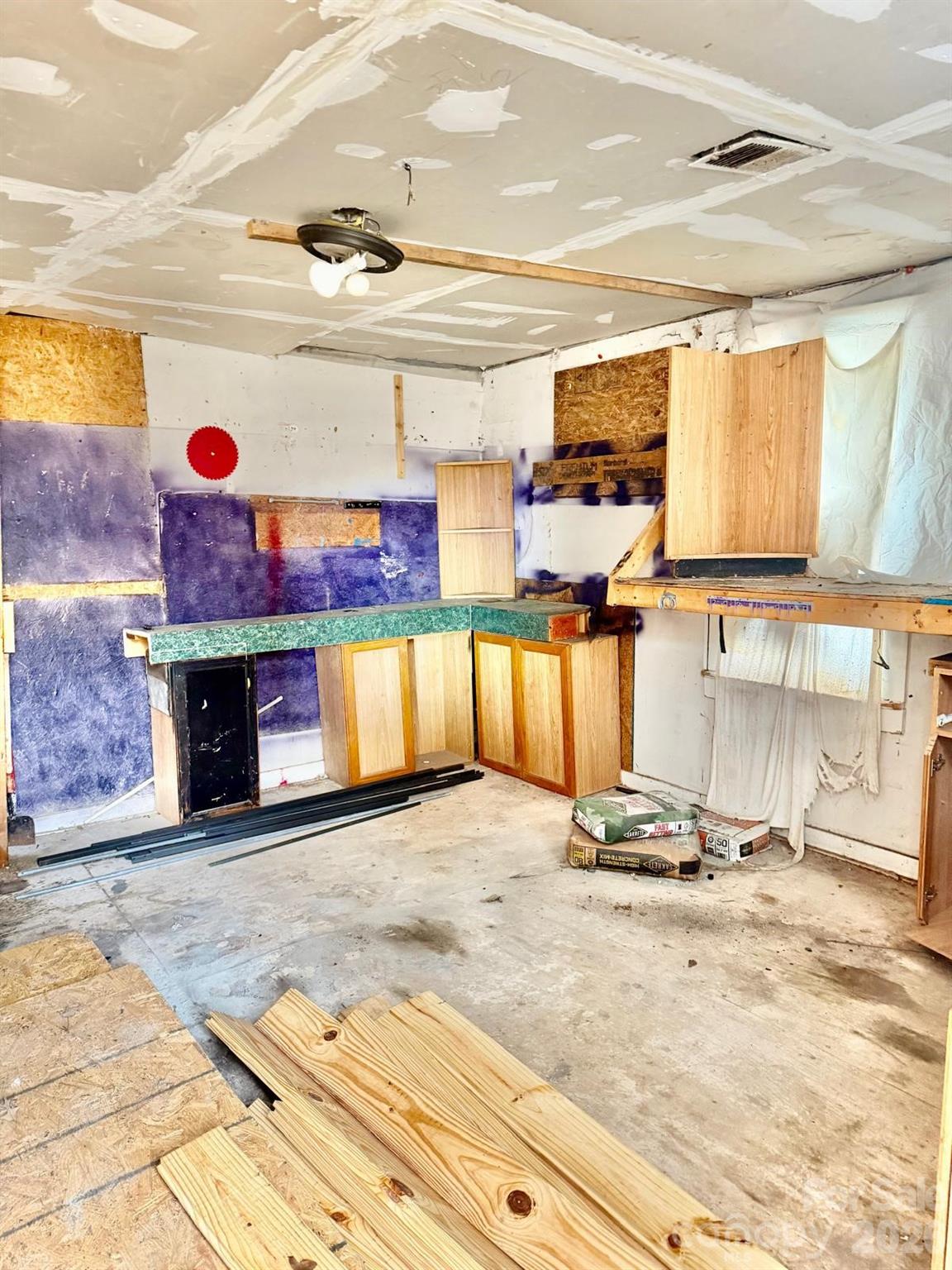 624 N Center Street — Spartanburg