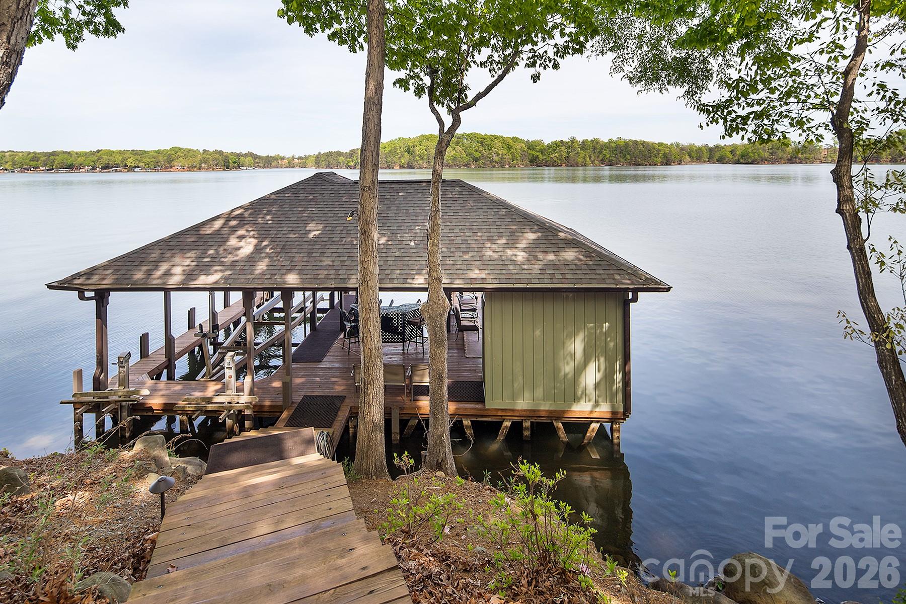 1329 Berry Hill Drive — Norwood