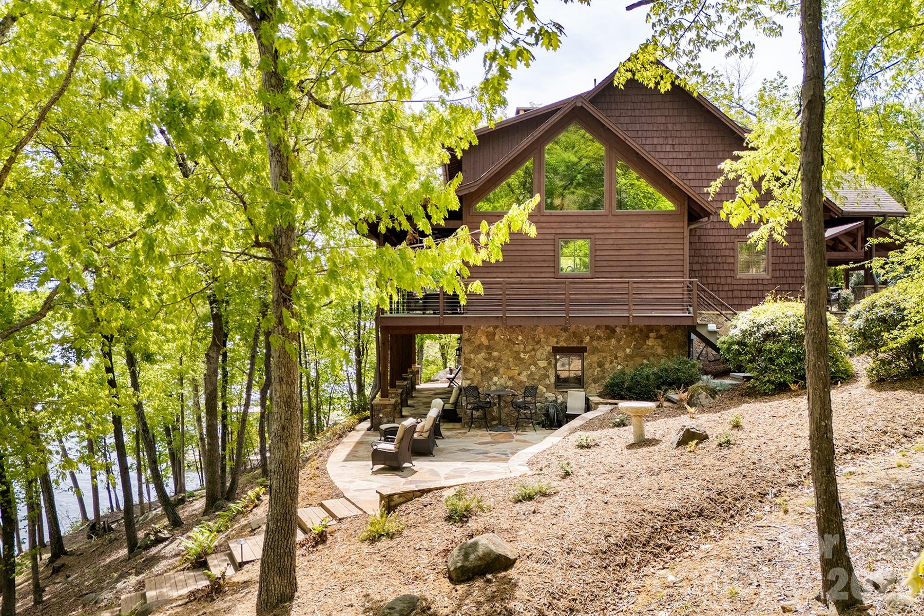1329 Berry Hill Drive — Norwood