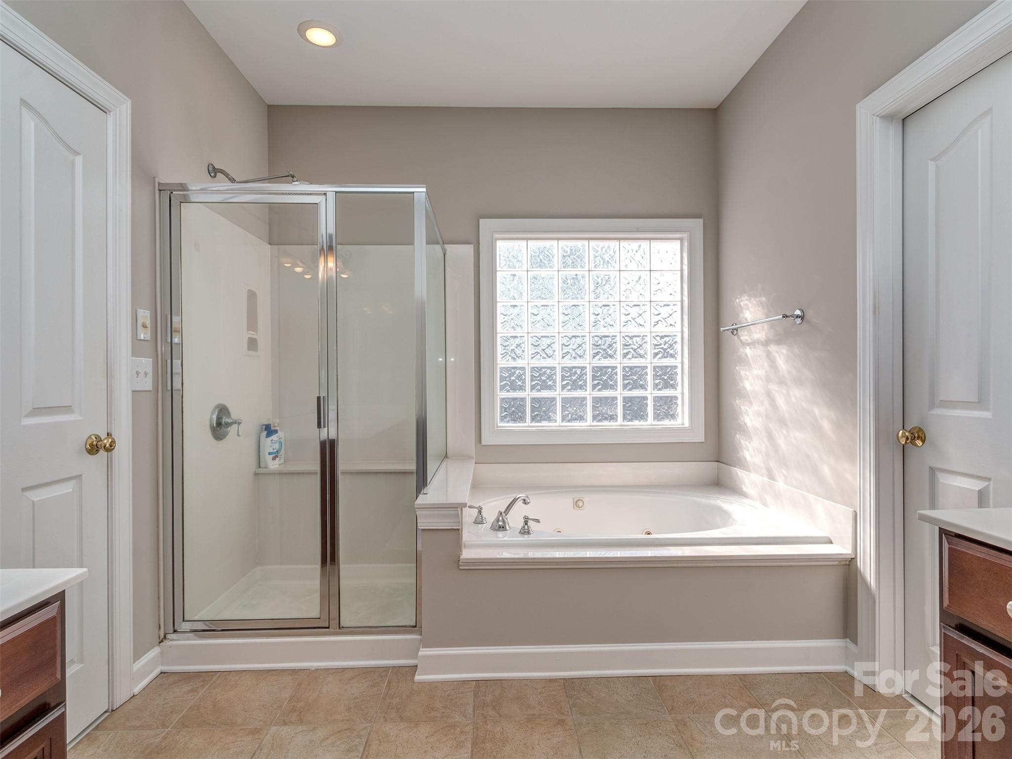 12103 Crescent Run Court — Charlotte