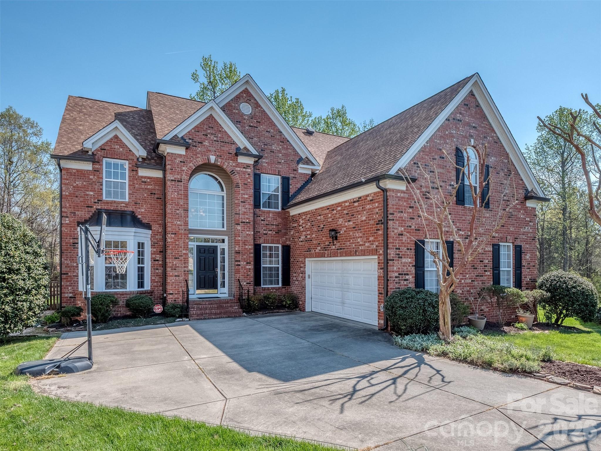 12103 Crescent Run Court — Charlotte