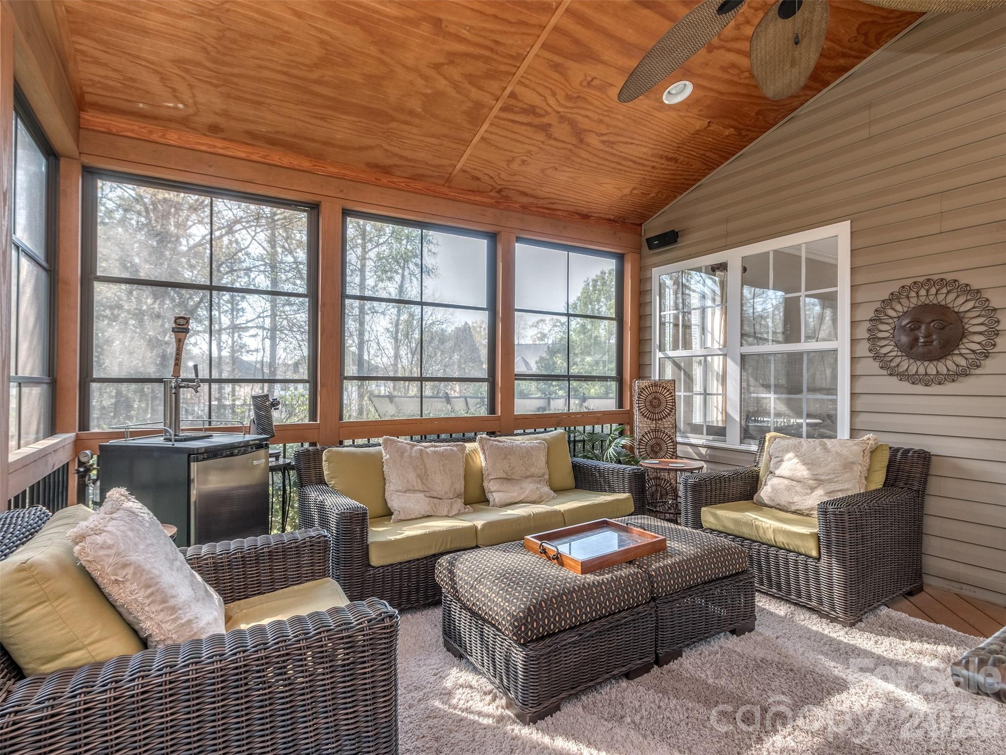12103 Crescent Run Court — Charlotte