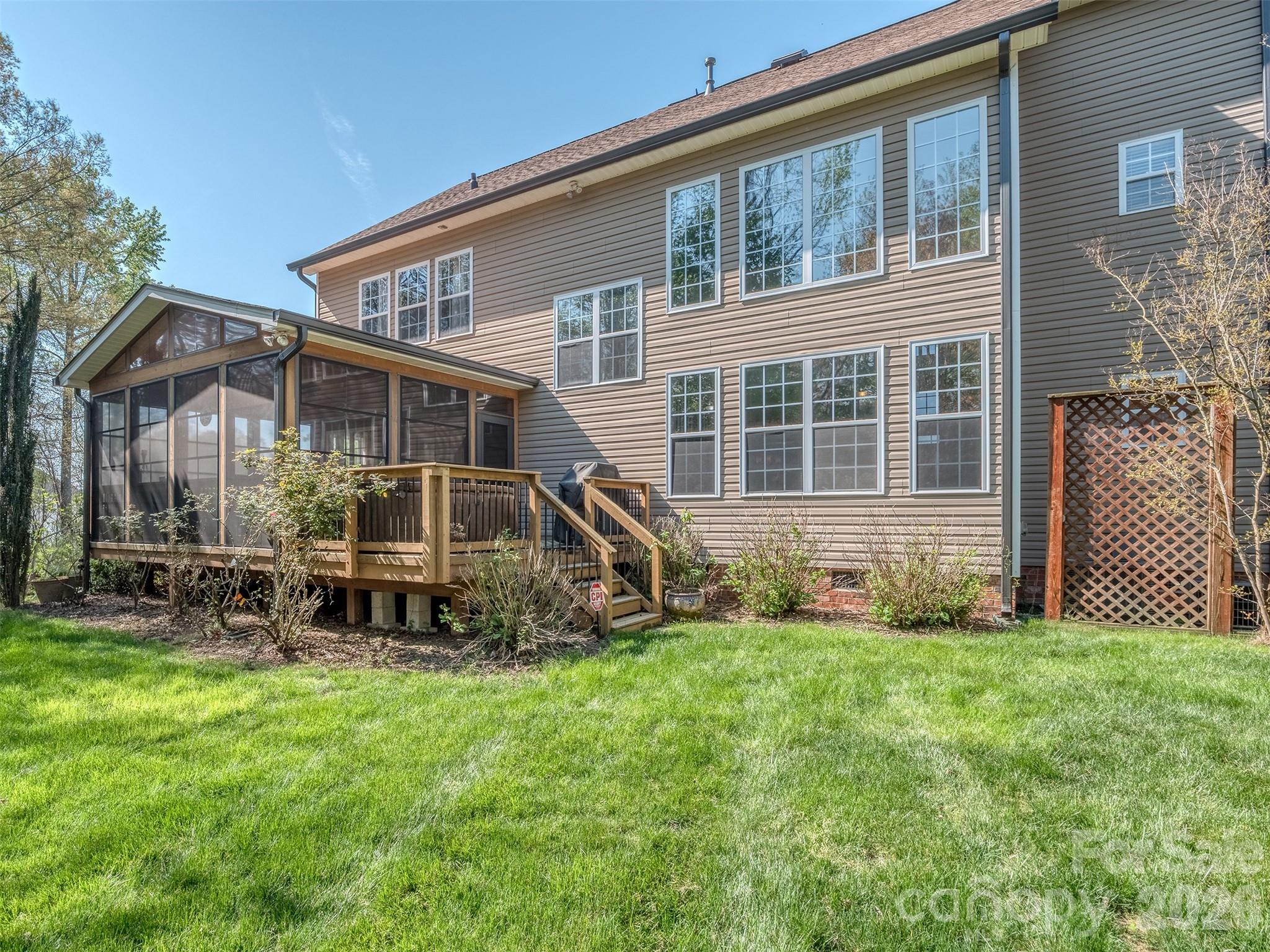 12103 Crescent Run Court — Charlotte