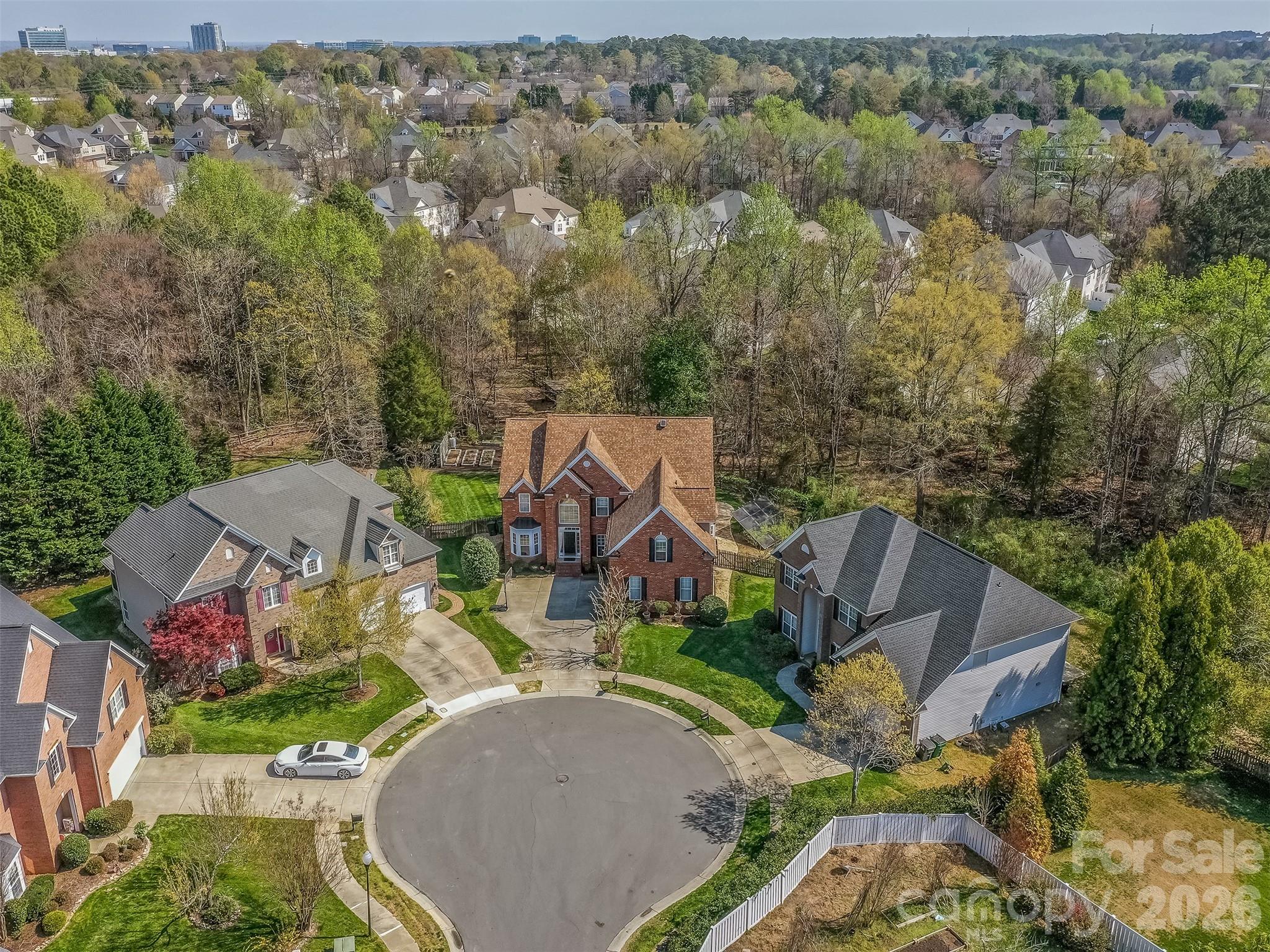 12103 Crescent Run Court — Charlotte
