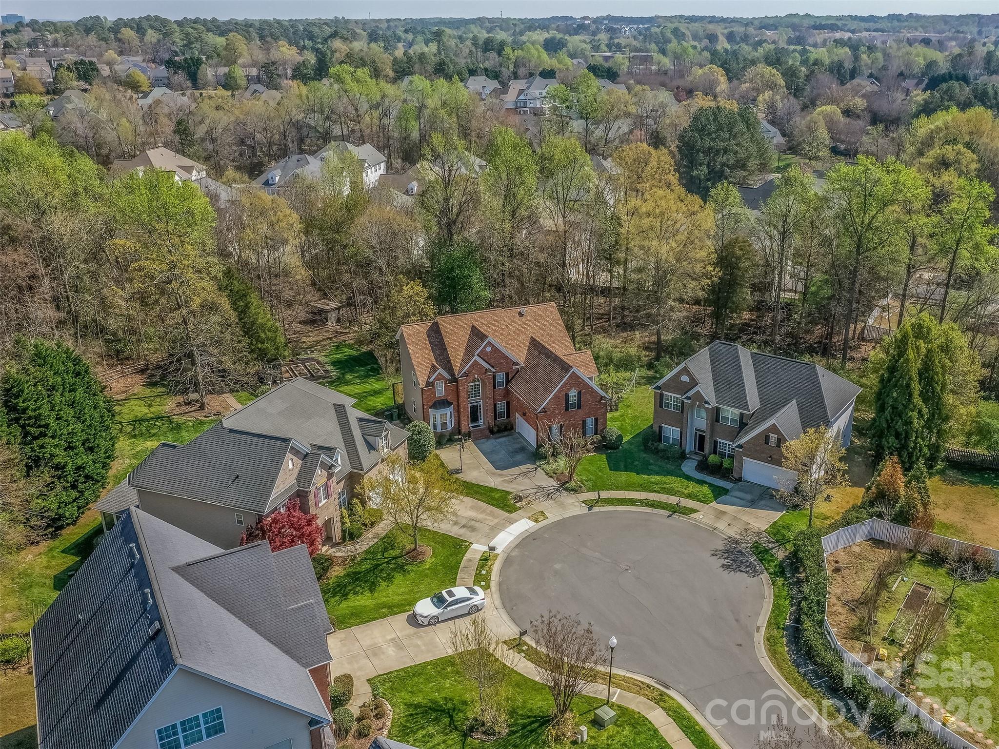 12103 Crescent Run Court — Charlotte