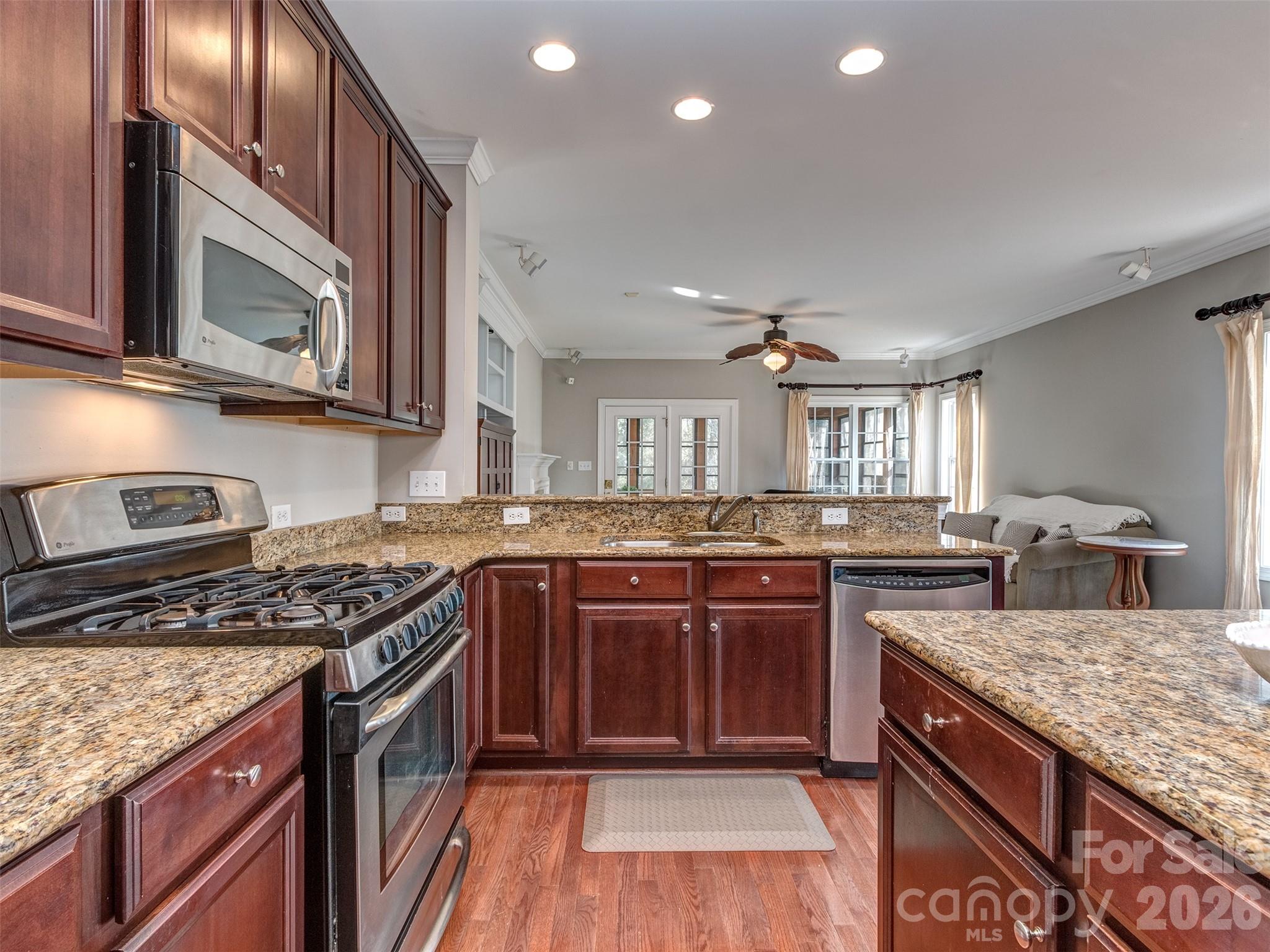 12103 Crescent Run Court — Charlotte