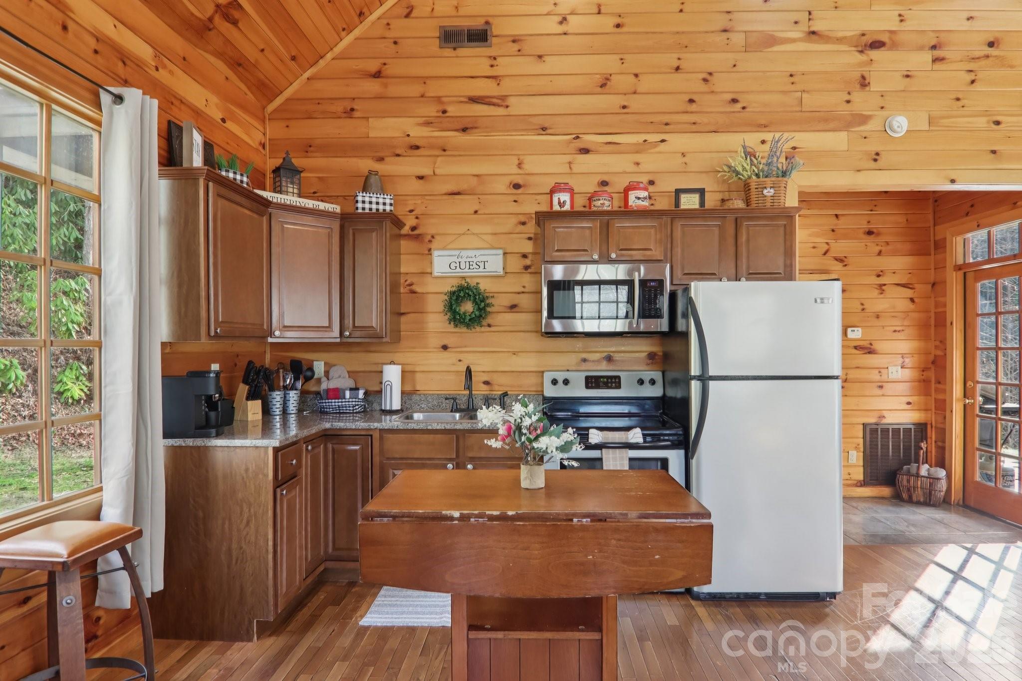 1012 Alarka Highlands Drive — Bryson City