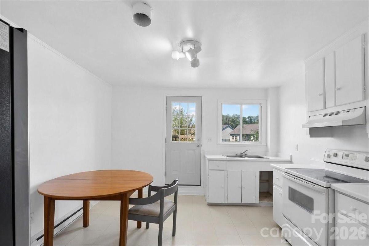 209 Edgewood Drive — Wingate